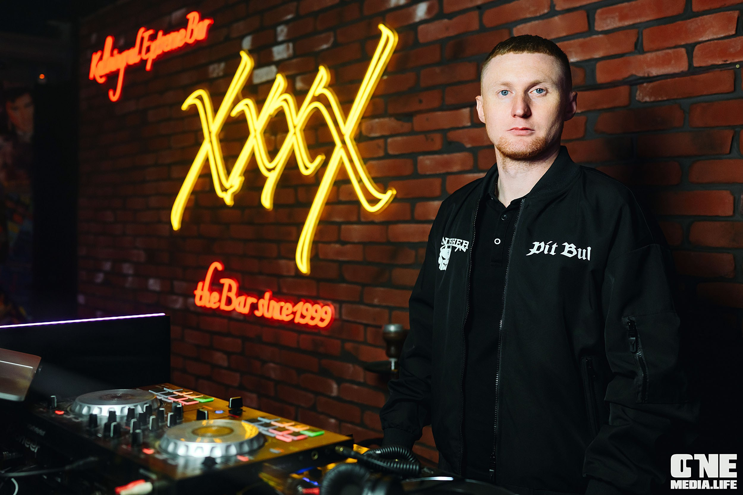 Фоторепортаж из бара XxxX. One Media Life: фоторепортажи, фотоотчеты с мероприятий и заведений