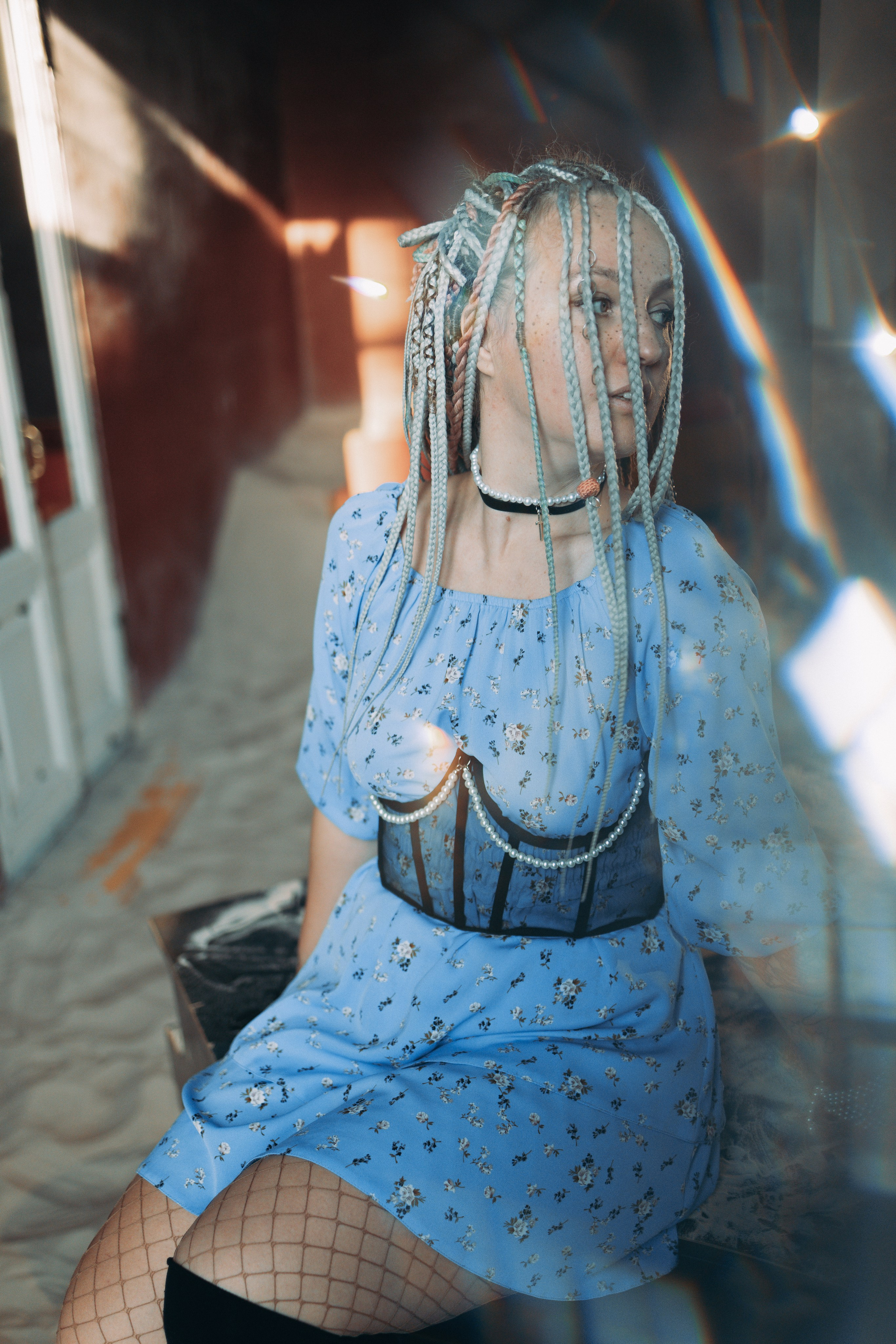 Вешалка. Визуальный художник «Границы внутри»