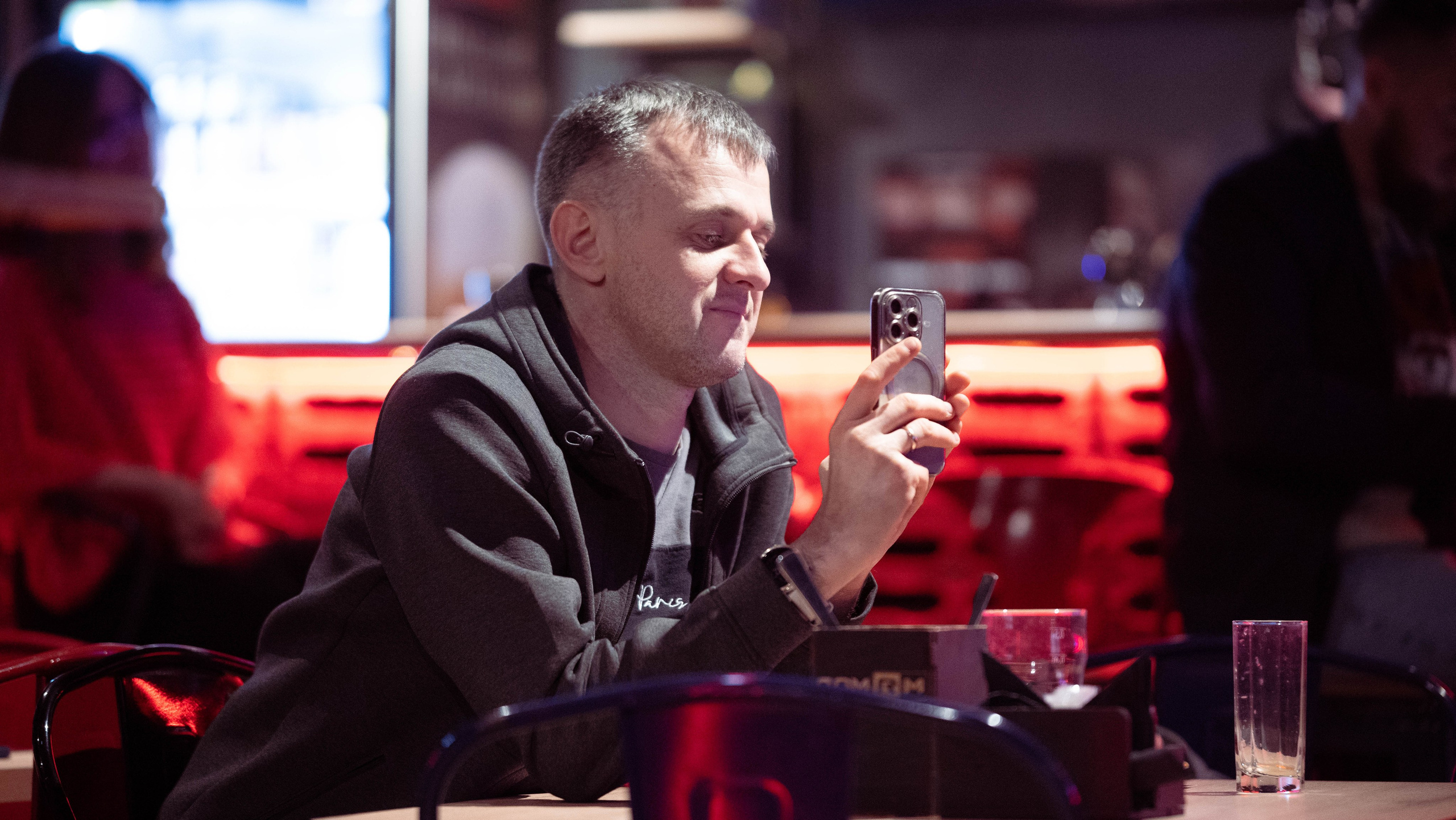 Репортажные фотографии творческого вечера Такие дела, Панда