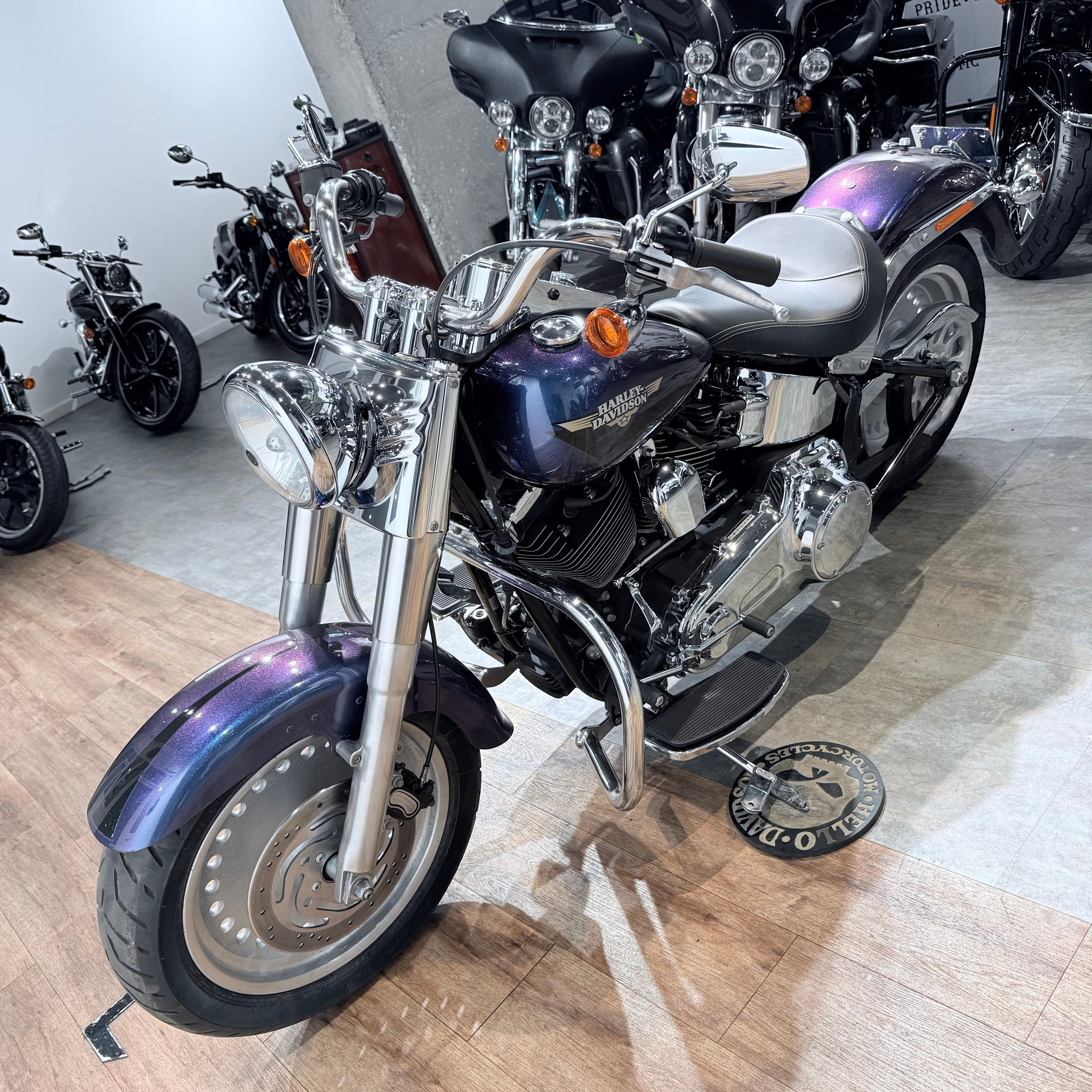 Мотоциклы Harley-Davidson 2010 Fat Boy (Flame Blue Pearl) (Softail) — купить мотоцикл. Hello Davidson, Москва. Только хорошие мотоциклы…