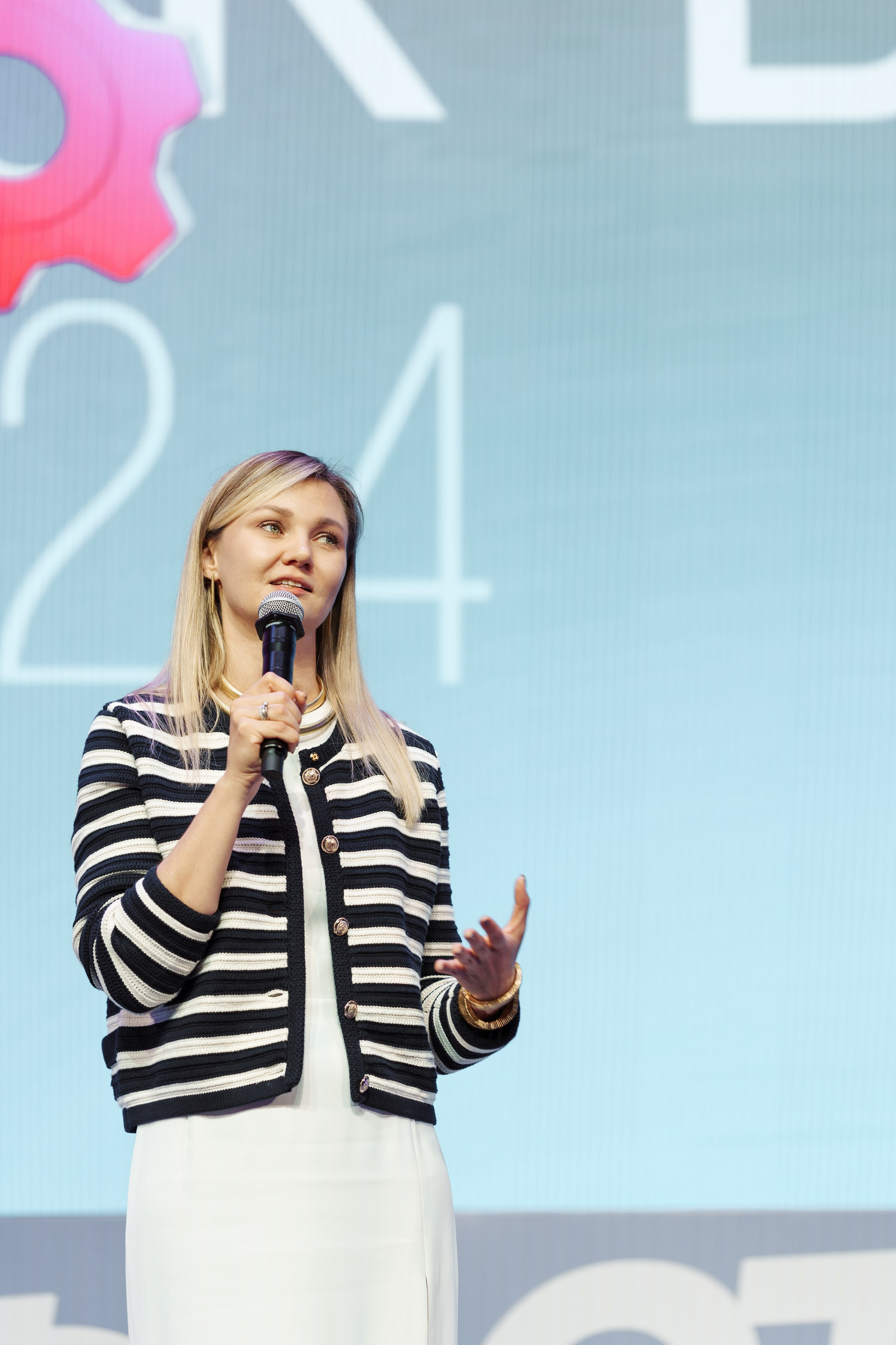 ЛЦТ ФЕСТ 2024 в арт кластере Ломоносов. Свадебные фотосессии в Москве. Фотограф Сергей Ржевский