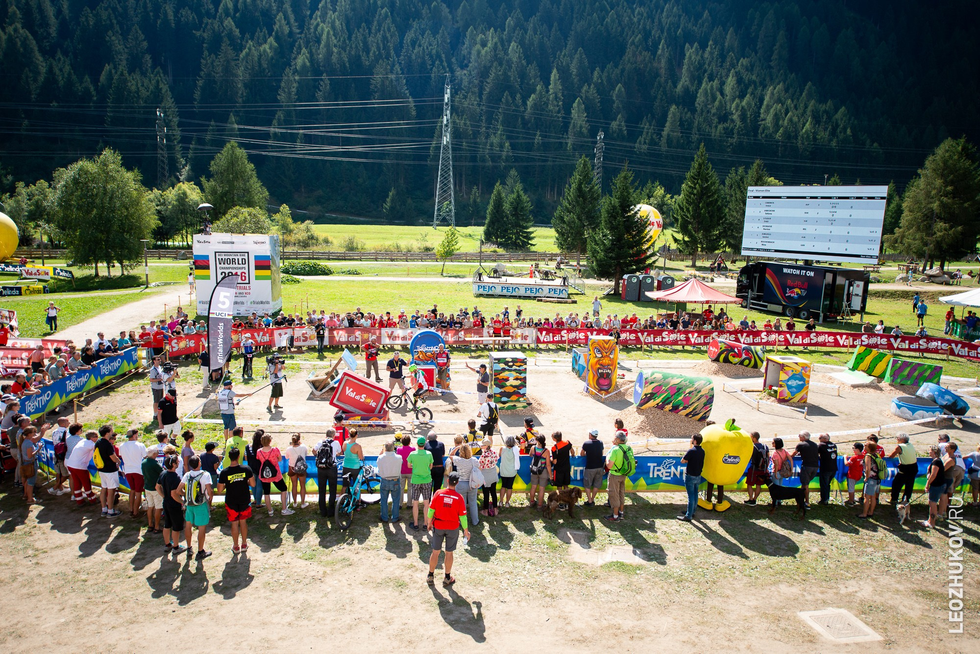UCI Trials World Championships 2016 — finals. Sports photographer Leonid Zhukov