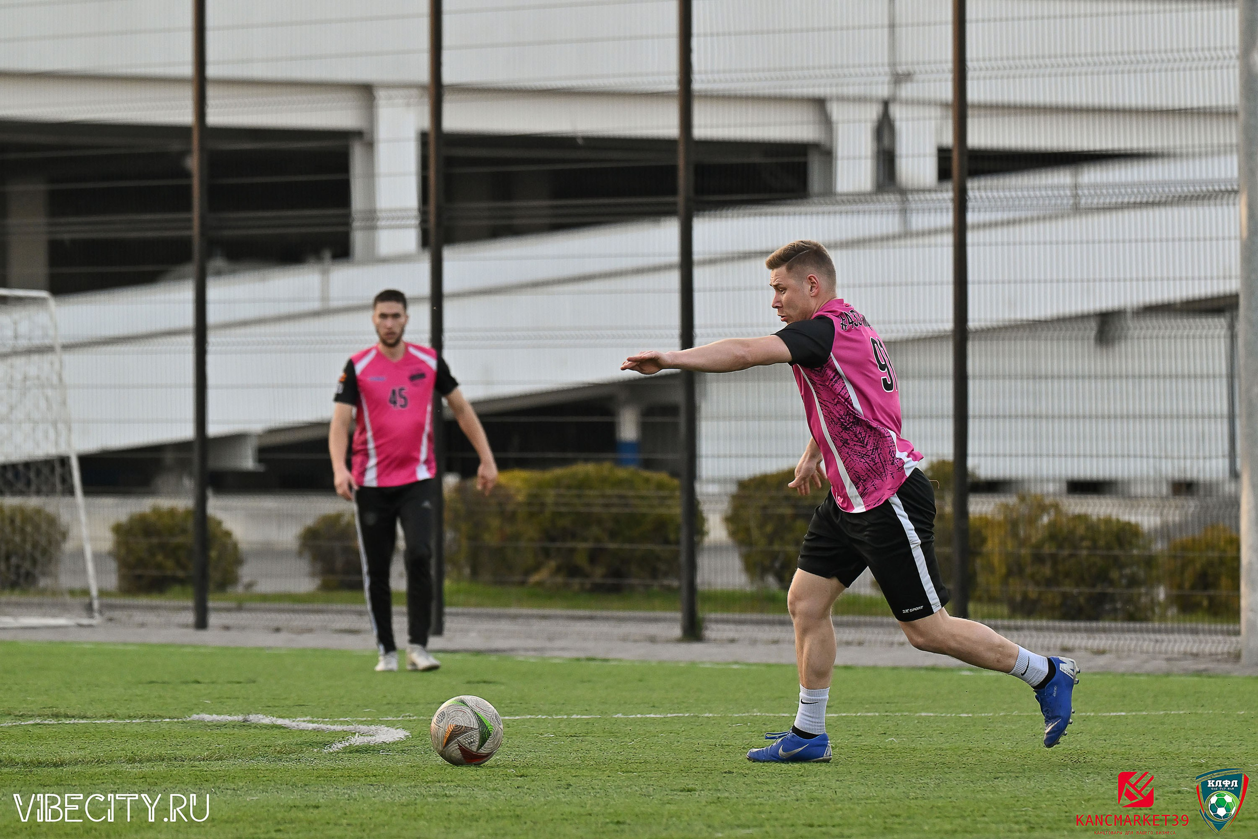 XX ЧЕМПИОНАТ КАЛИНИНГРАДСКОЙ ЛФЛ КАНЦМАРКЕТ39 сезона 2024–2025 гг. VIBECITY.RU Вайб Сити Ру Фоторепортажи Фотоотчеты Калининград