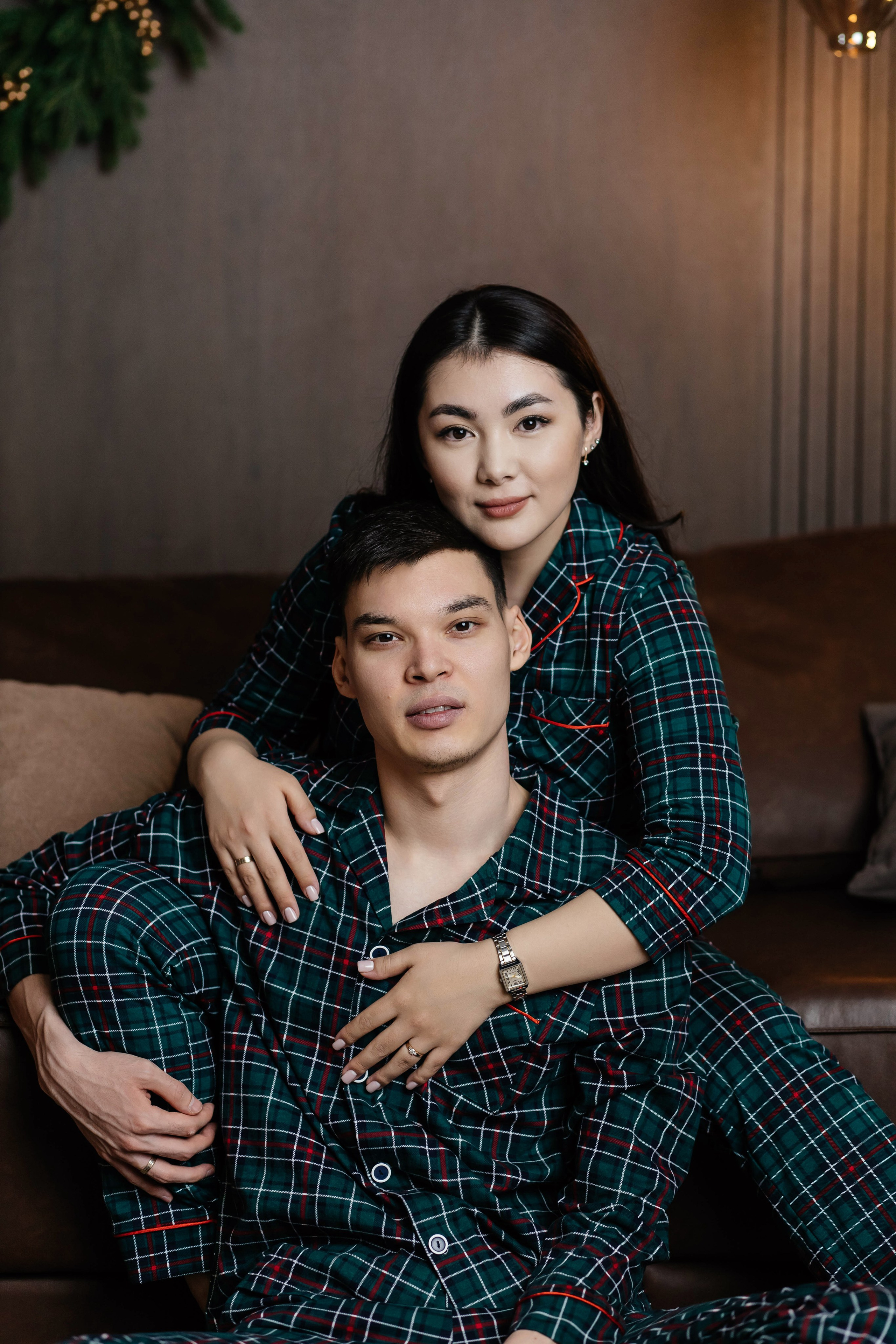 Семейная фотосессия Адия и Куан НГ 2026. Женский фотограф в Оренбурге Ирина Заводчикова