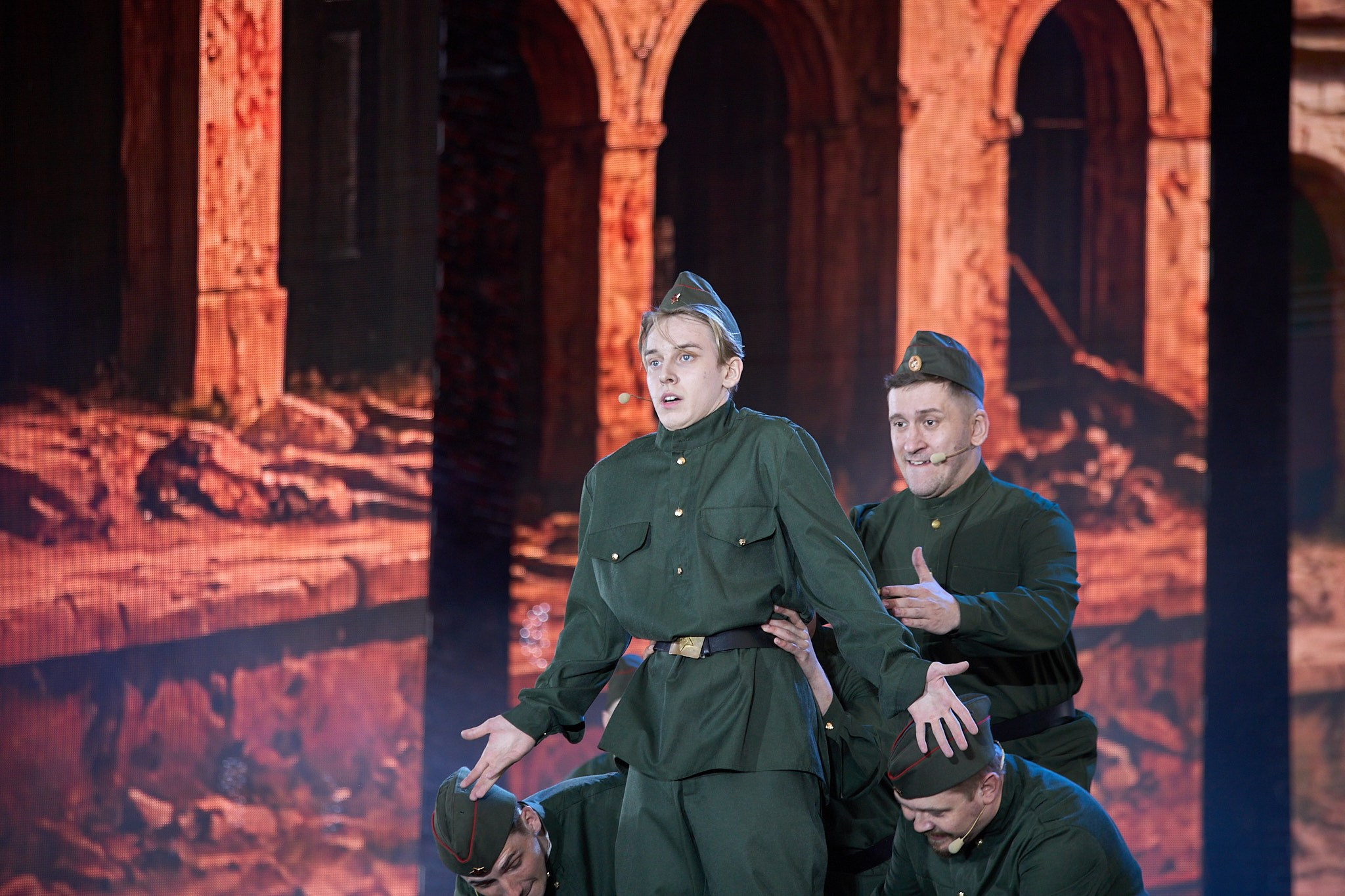 Концерт 9 мая 2025 года на соборной площади. Фотограф Омск | Александр Вандеров