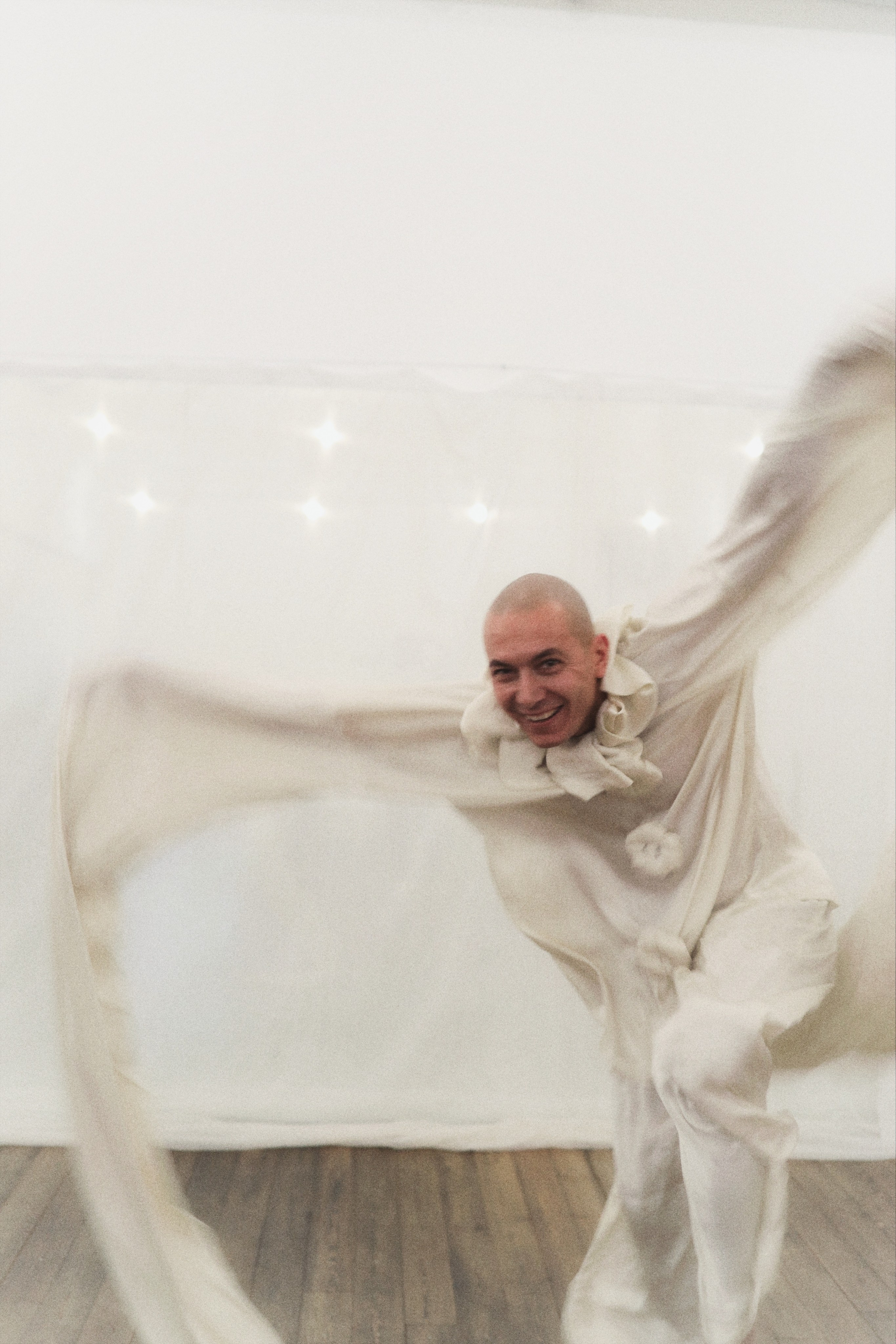 Pavel Alekhin, Clown-mime / Saint-Petersburg 2024. POLINA MÔMOT