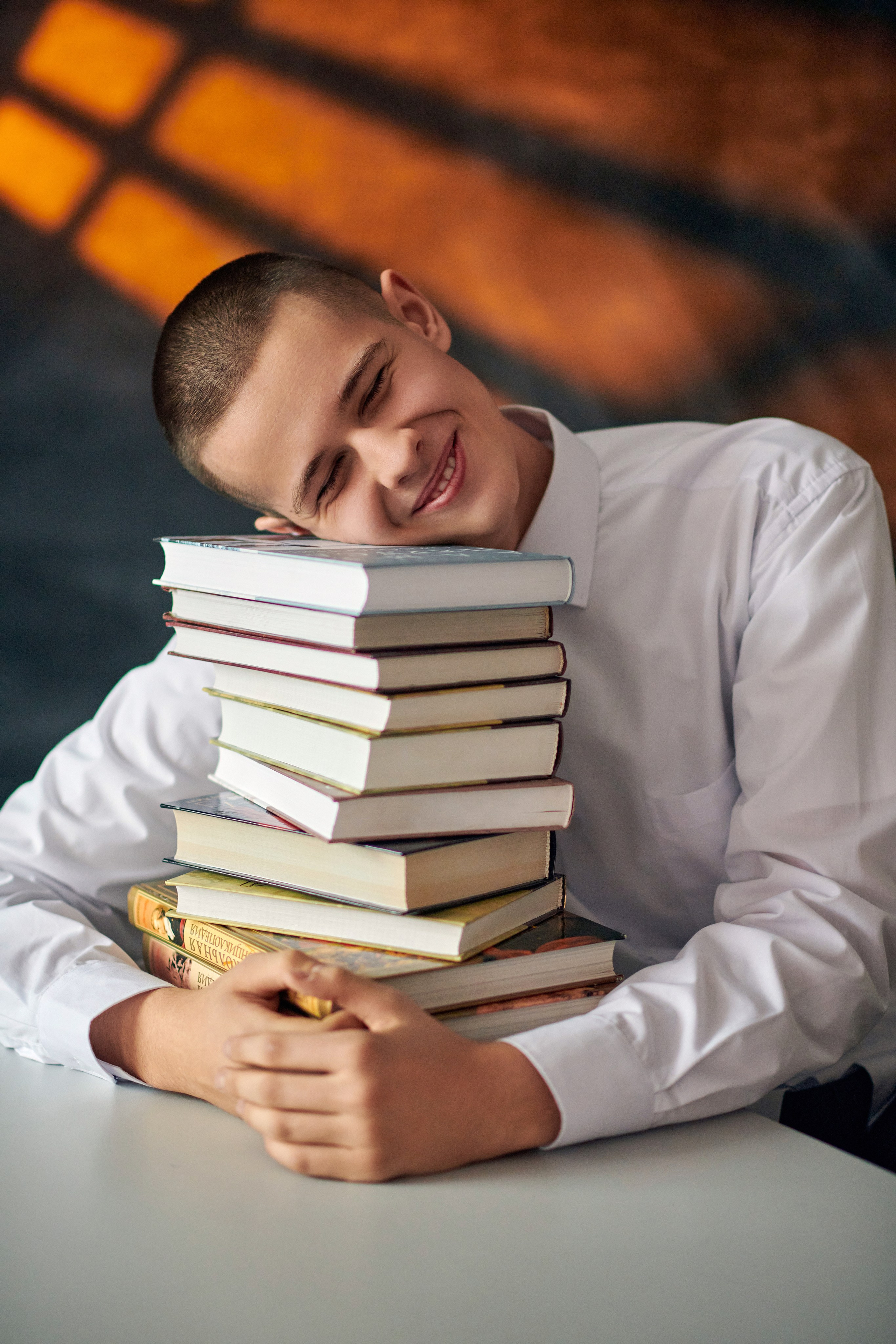 Как создается волшебство выпускных портретов. Школьный фотограф в Туле Владимир Греков. Выпускные альбомы