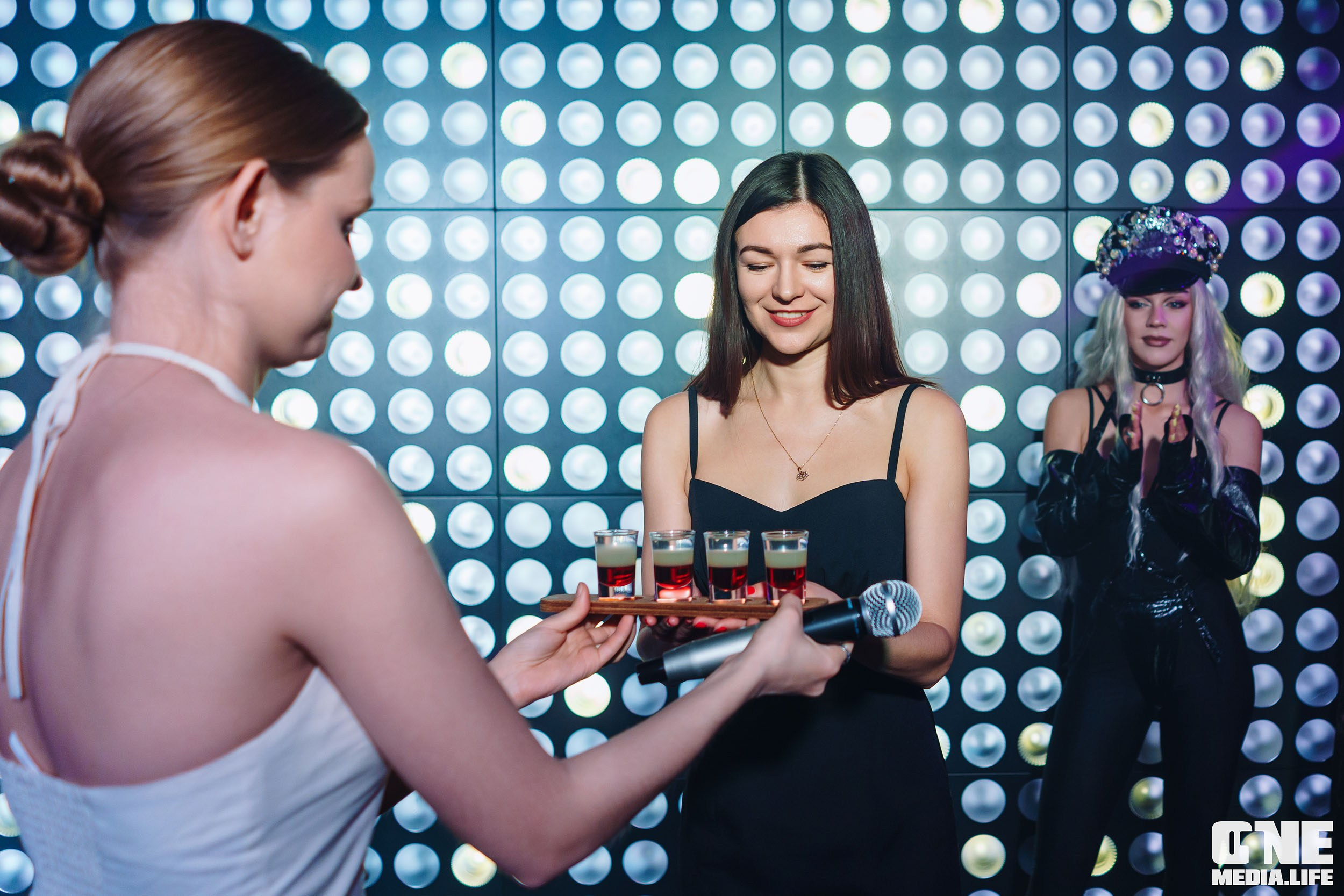 Фоторепортаж из караоке-клуба Эйфория. One Media Life: фоторепортажи, фотоотчеты с мероприятий и заведений