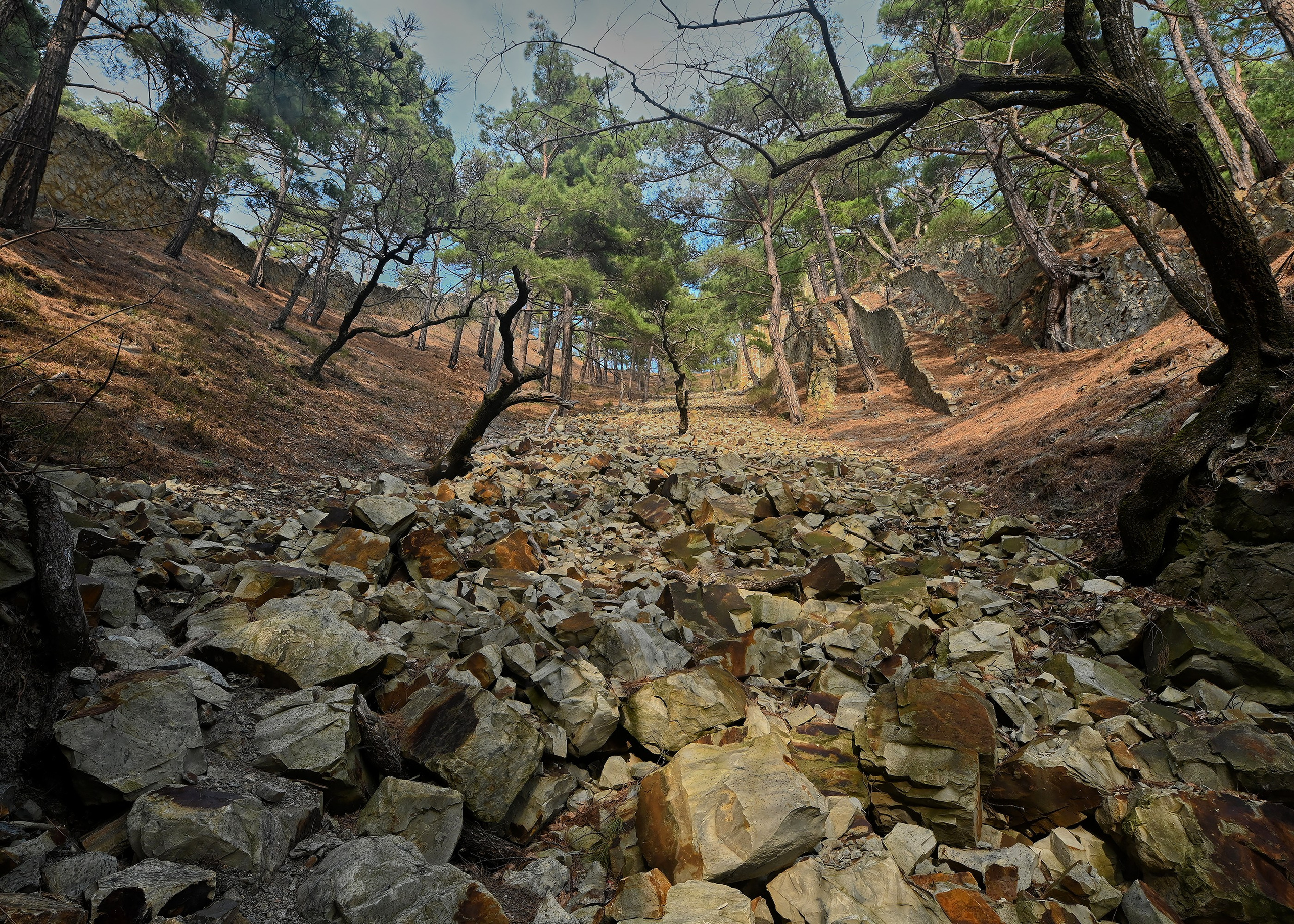 прогулка вокруг скалы Парус, поселок Прасковеевка
