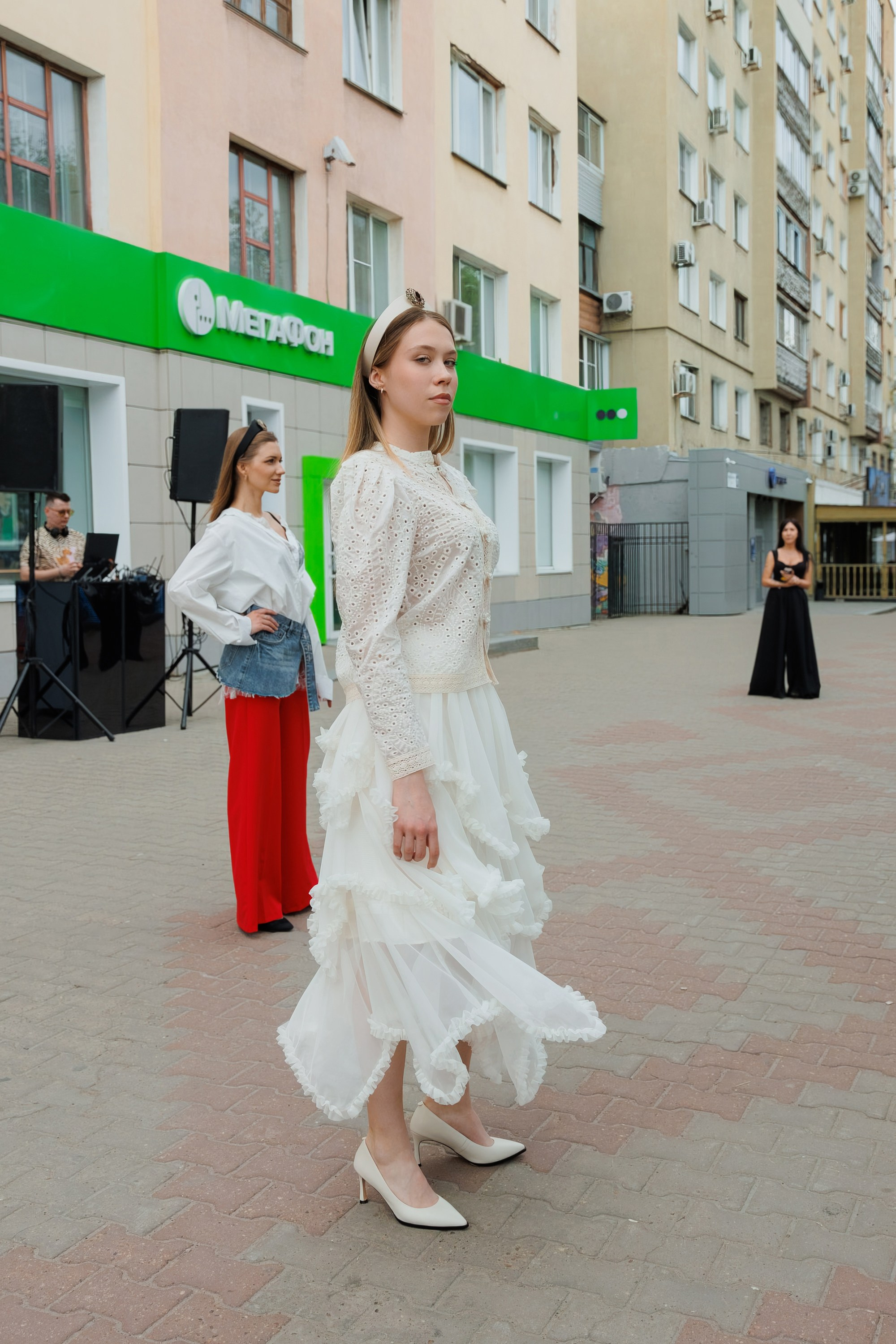 МОДНЫЙ ПОКАЗ. СВОИ. ФОТООТЧЕТЫ-СОБЫТИЯ-МЕСТА