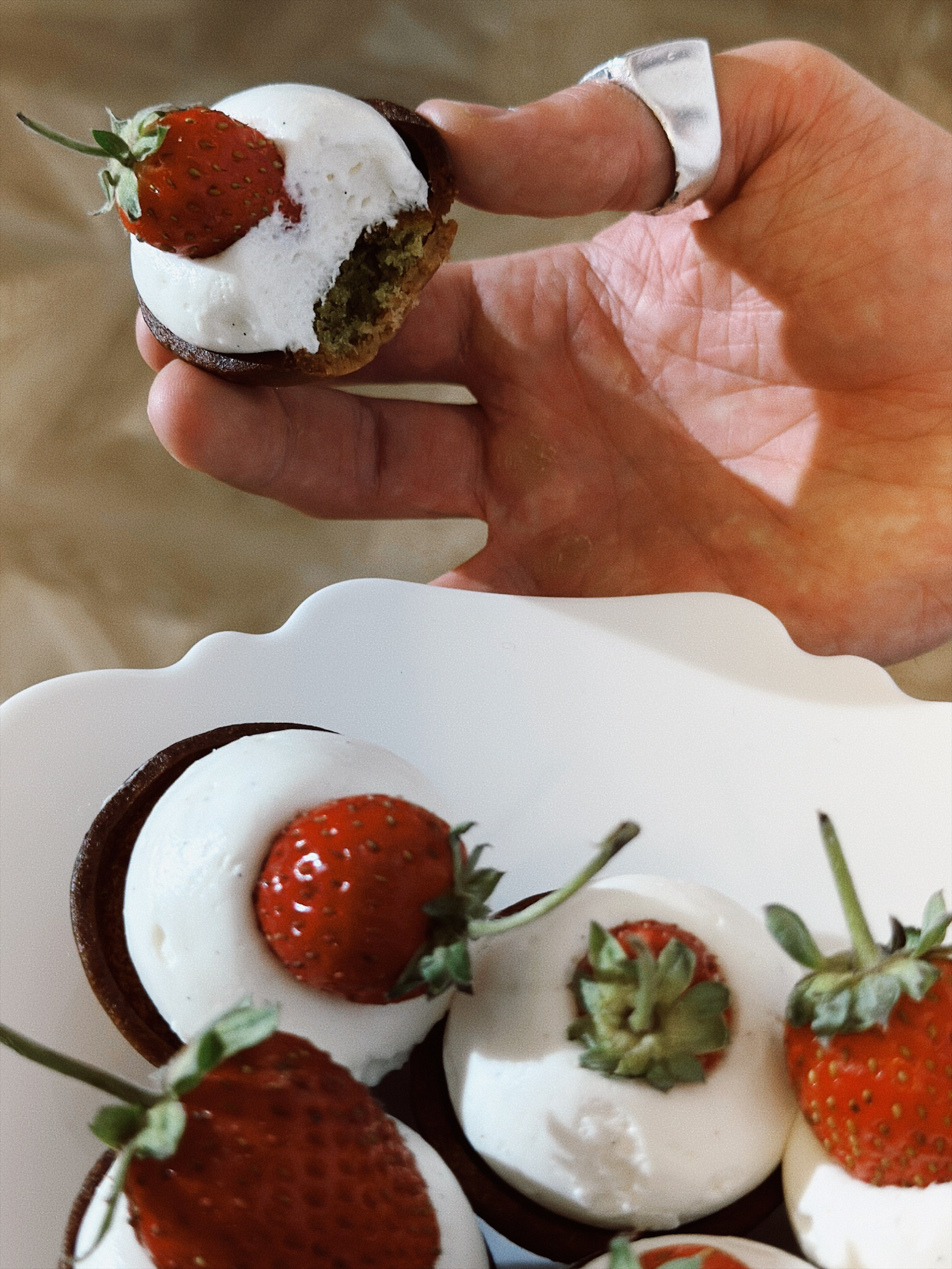 Контент-съёмка для бренда десертов. Чувственный мобильный фотограф в Казани и Сочи Дьяченко Дарья