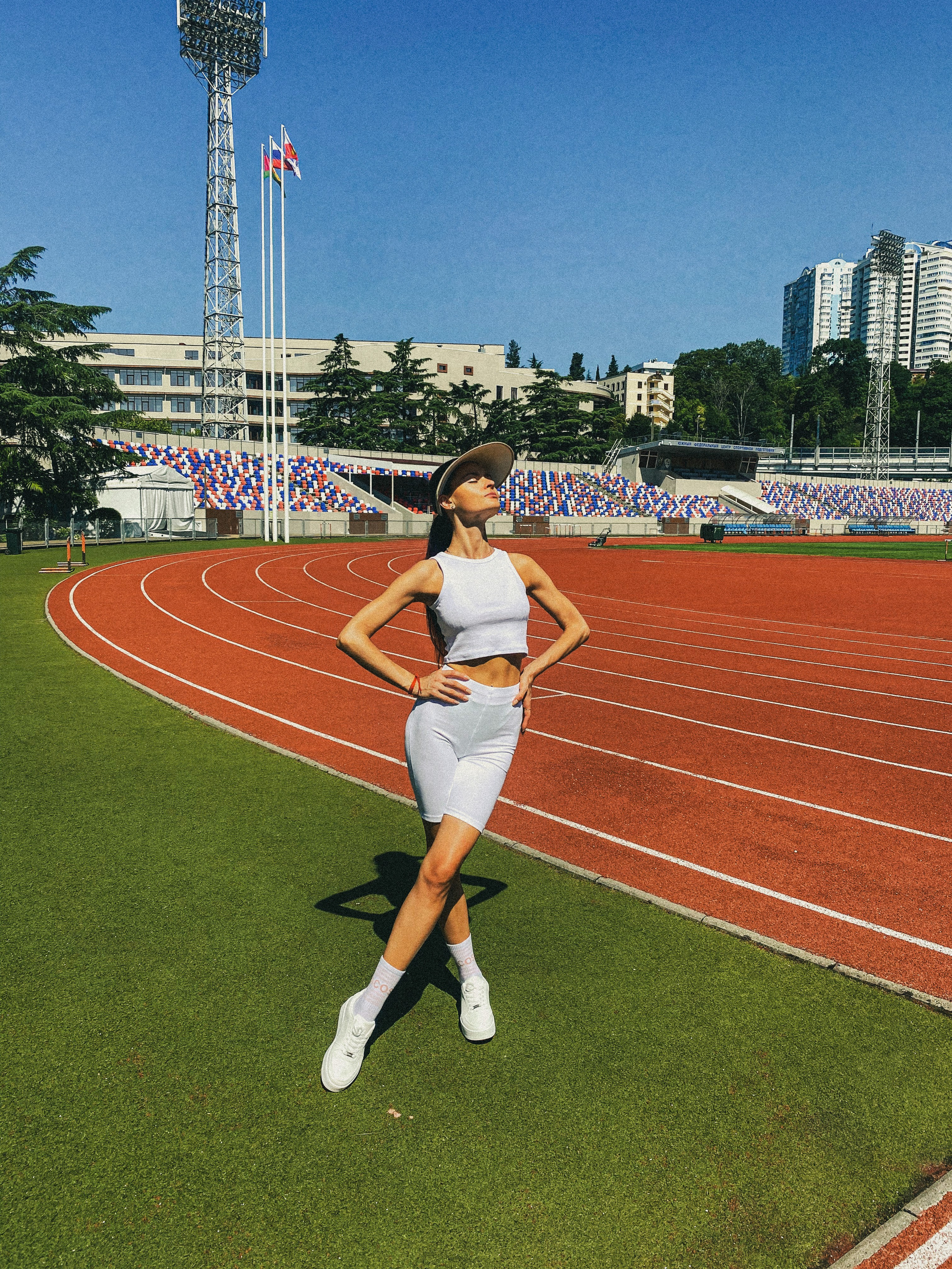 Ретро на сочинском стадионе. Чувственный мобильный фотограф в Казани и Сочи Дьяченко Дарья