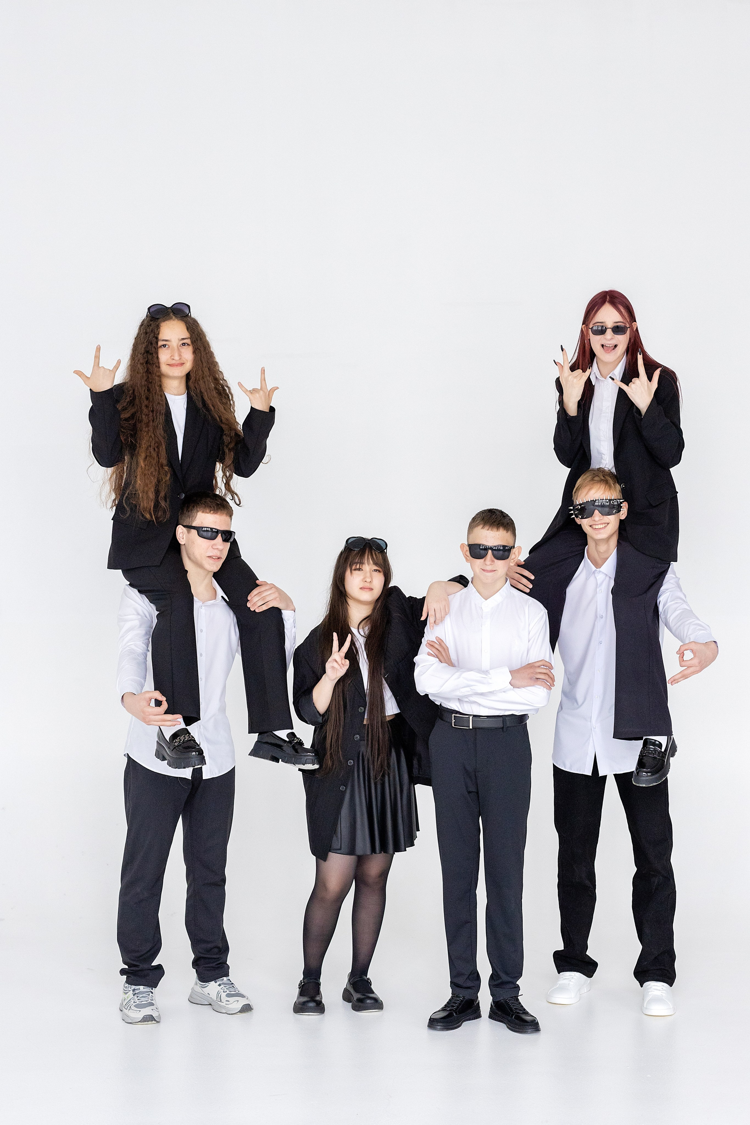 69 Школа, 9 класс. Стильный выпускной альбом Владивосток фотограф Вероника Мигачева