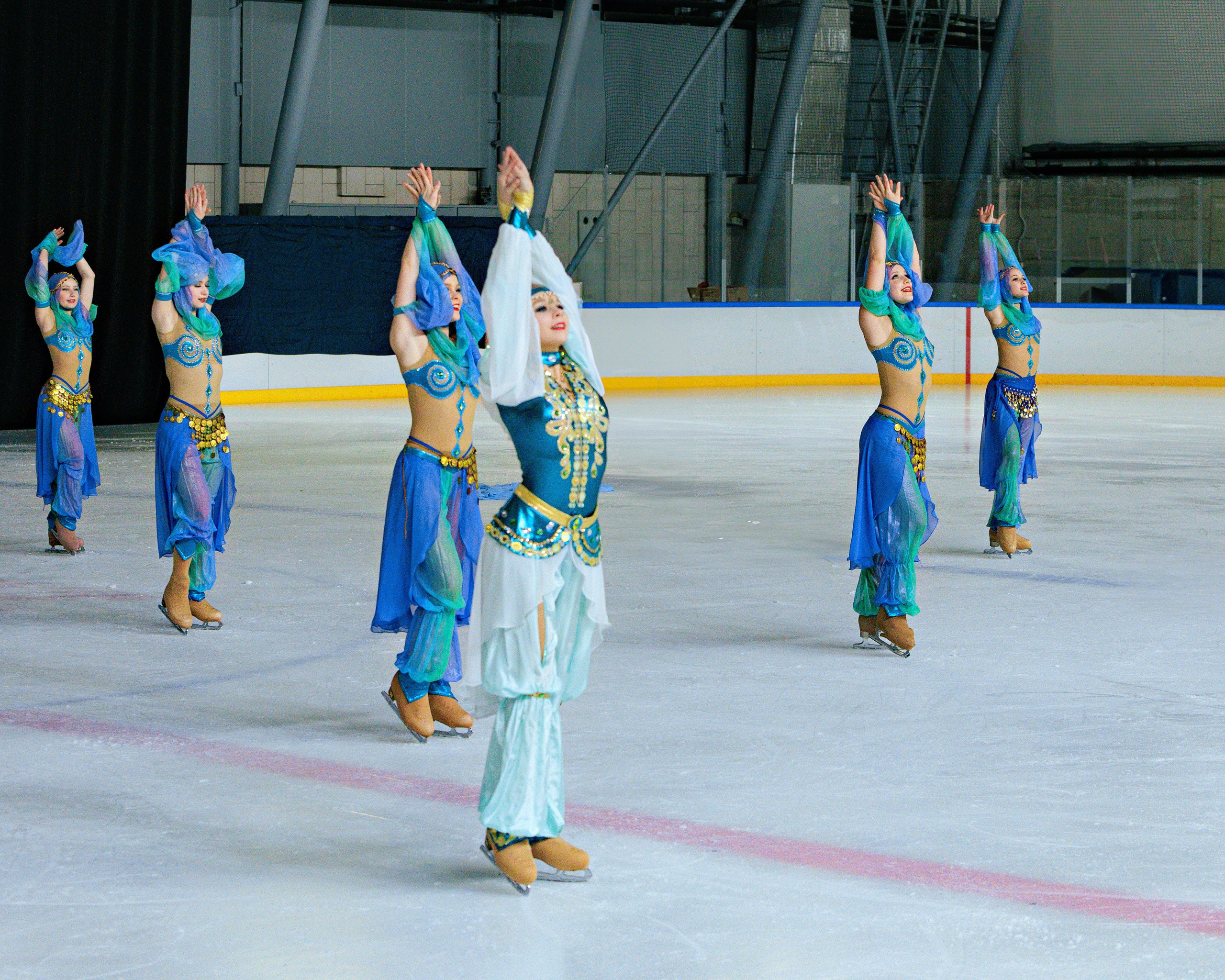 Детский театр на льду «АЛЕКО». Выпускные альбомы и школьный фотограф в Подольске, Троицке, Щербинке, Москве и Московской области