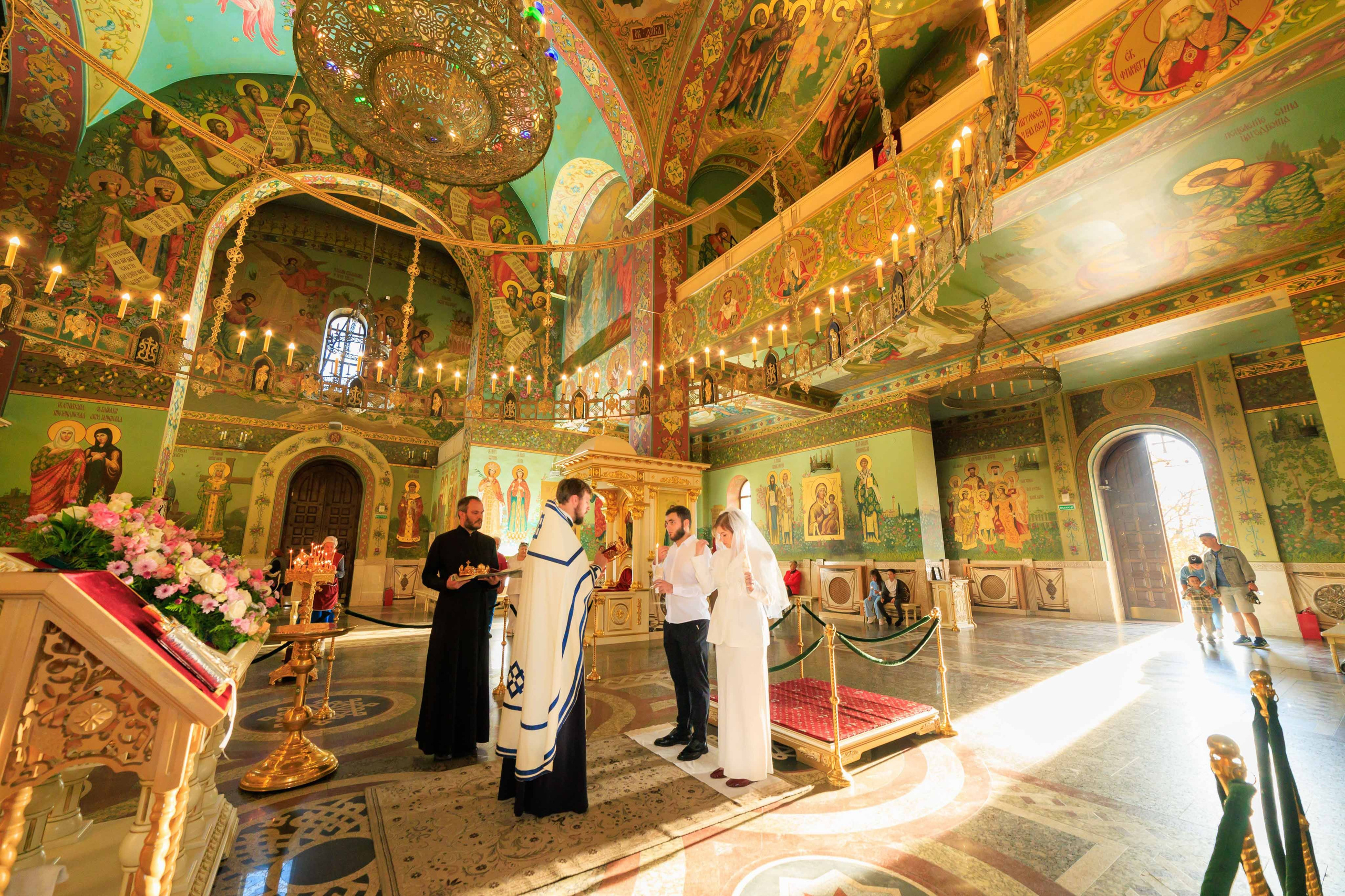 Лучшие фотографии с православного венчания - работа фотографа.