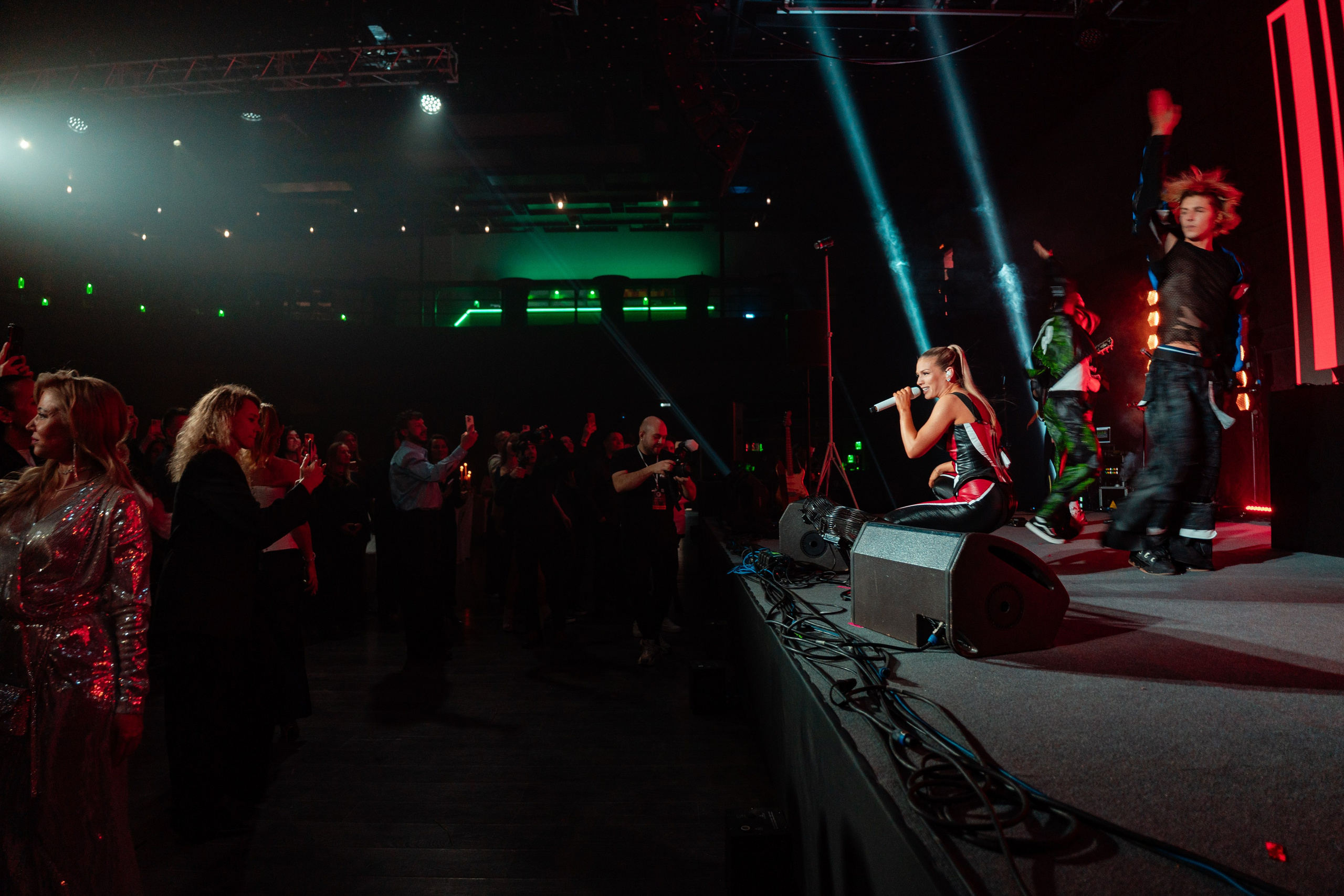 Люся Чеботина — фото с концерта. Репортажный фотограф в Москве Измалков Артем