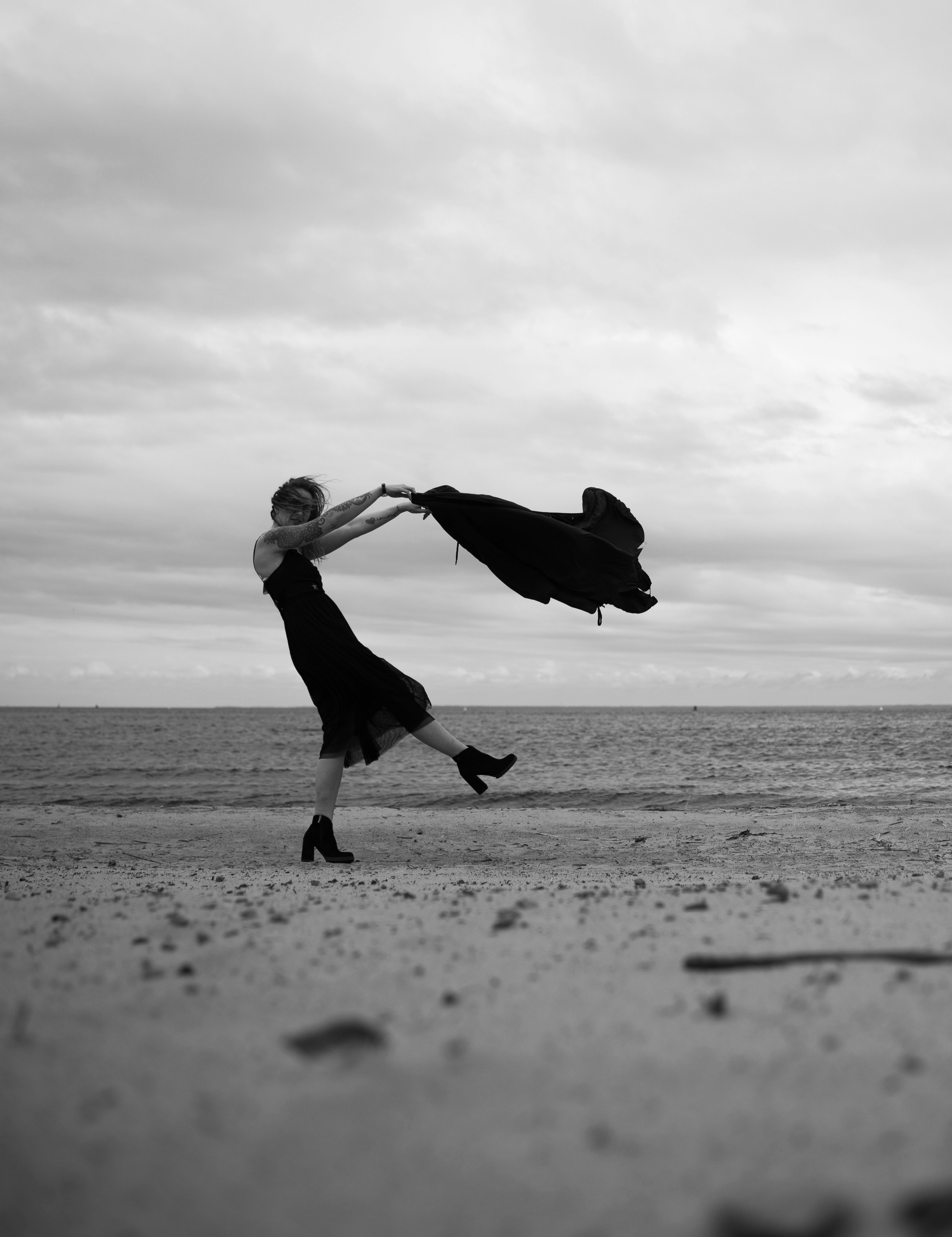 Тот самый Рябинин. Заказать фотографа Нижний тагил. Фотосессия в студии Нижний Тагил.  Рябинин Евгений. Фотограф умеющий делать необычные фотографии. Модель для съёмок заказать прогулку с фотографом Евгением  Тотрябинин.рф