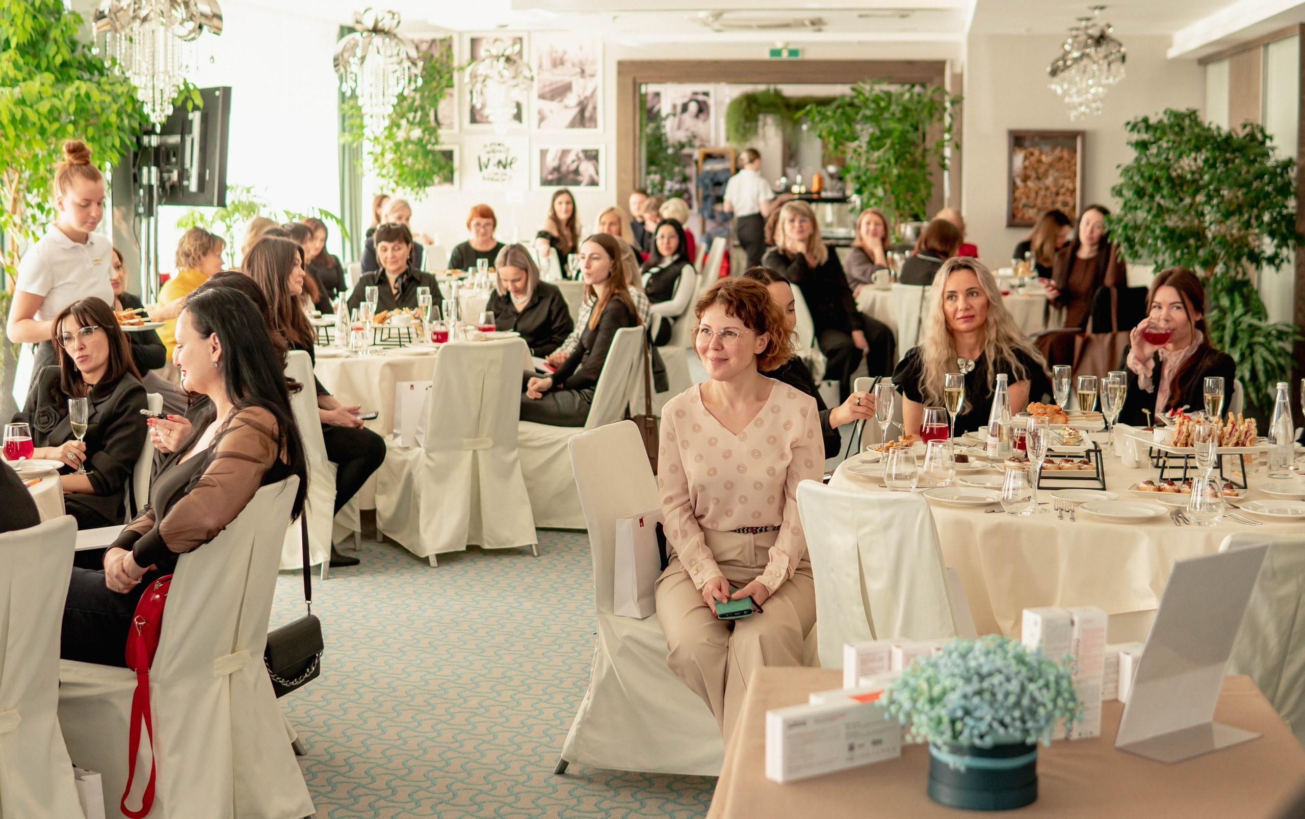 Репортажная фотосъемка мероприятия в отеле Mariott