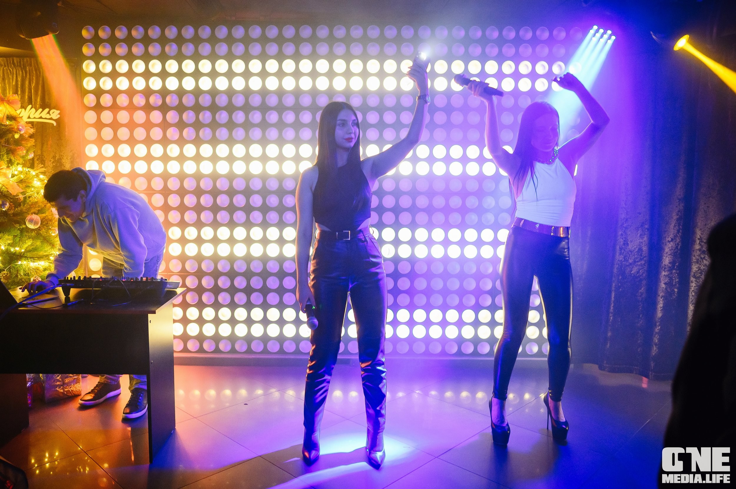 Фоторепортаж из караоке-клуба Эйфория. One Media Life: фоторепортажи, фотоотчеты с мероприятий и заведений