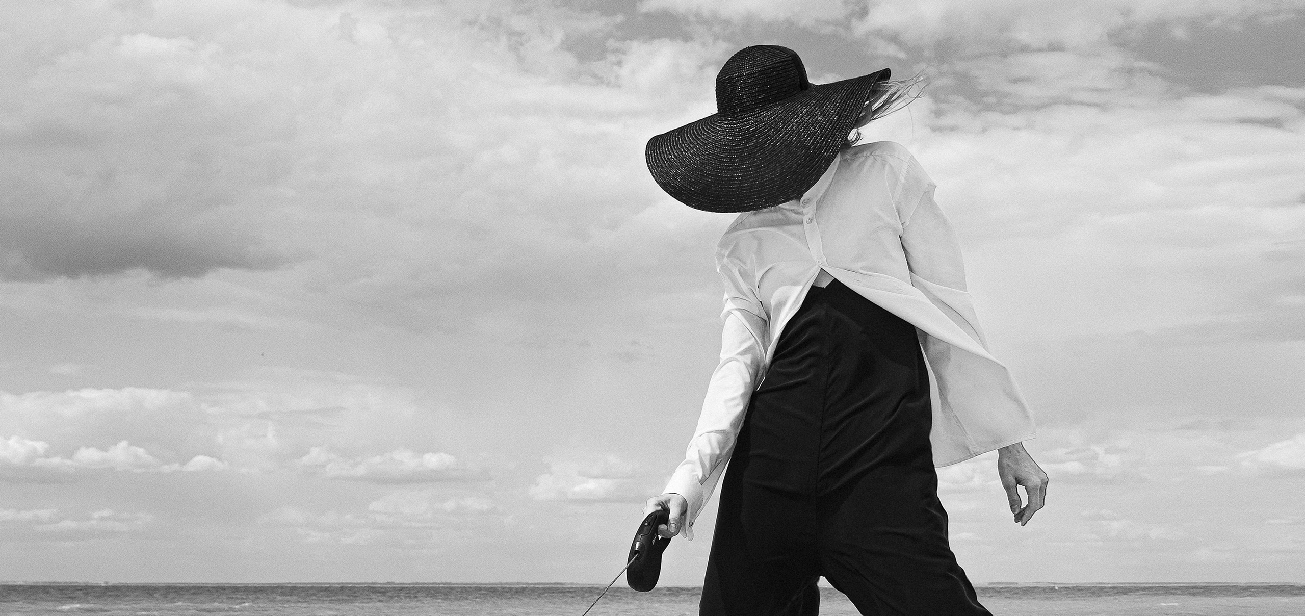 Купить черно-белую картину для интерьера гостиной