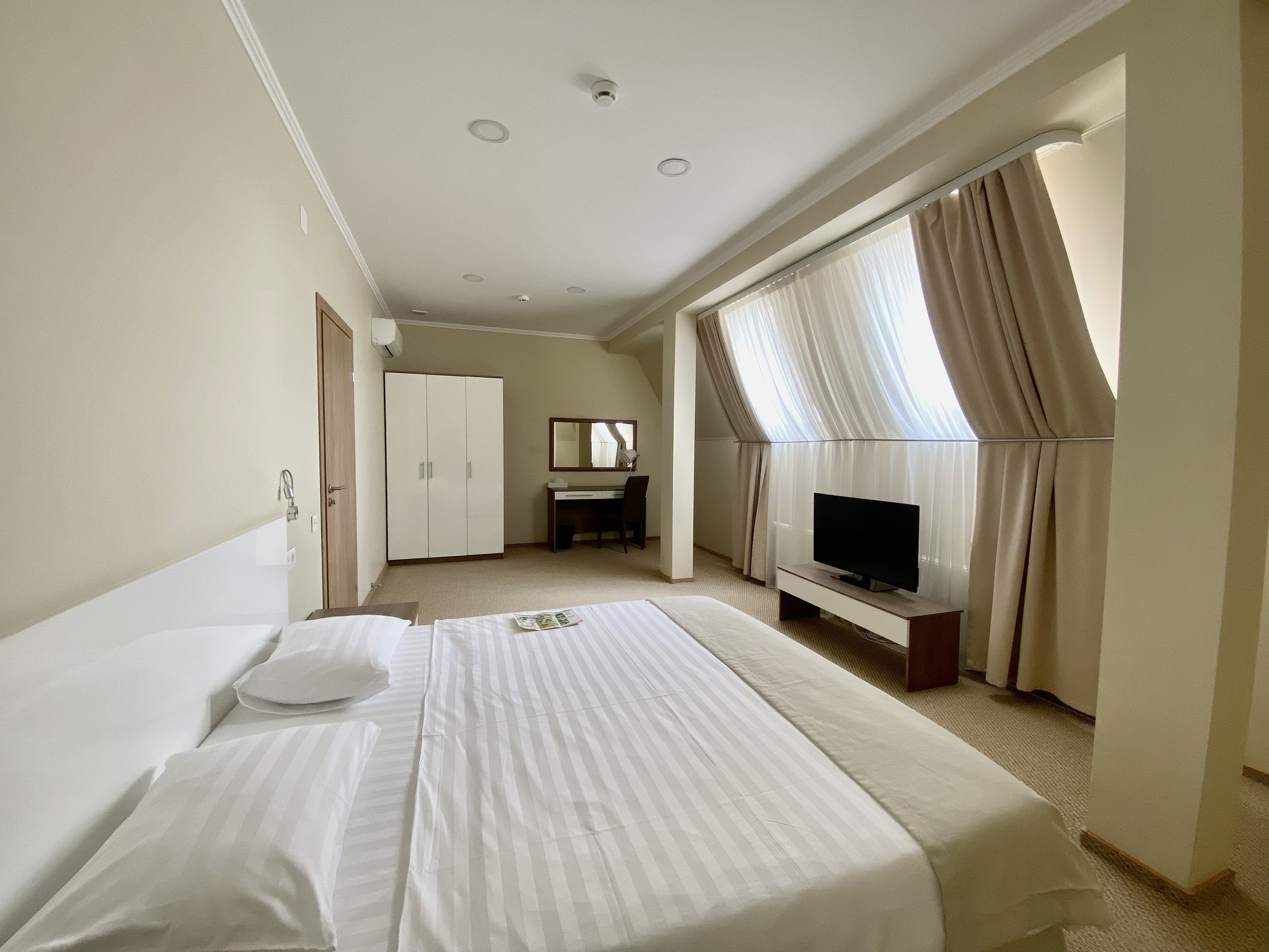 Лучшие отели в Новочеркасске для фотосъемки свадебных сборов