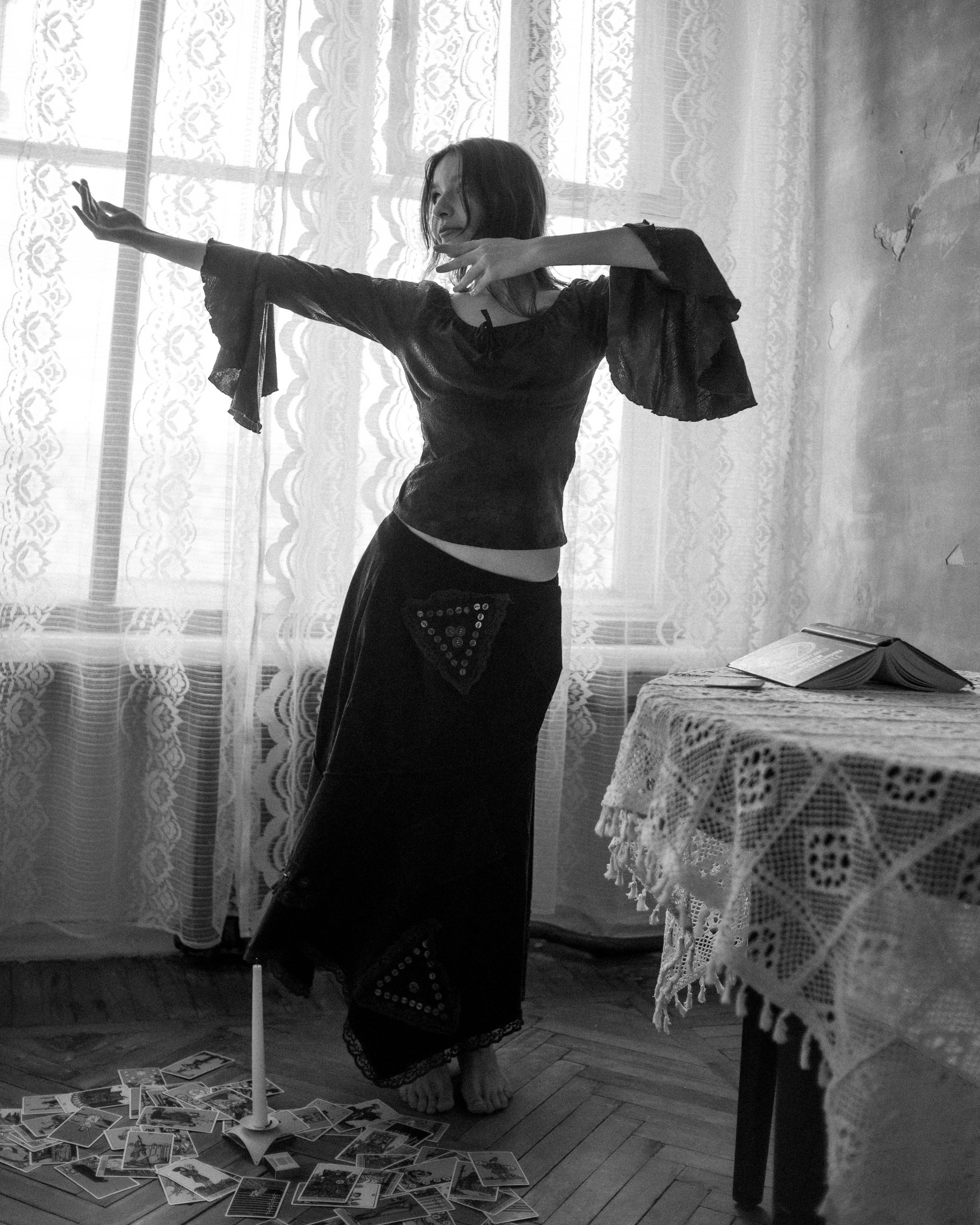 Аня. Женский фотограф. Создатель украшений ручной работы. Модель