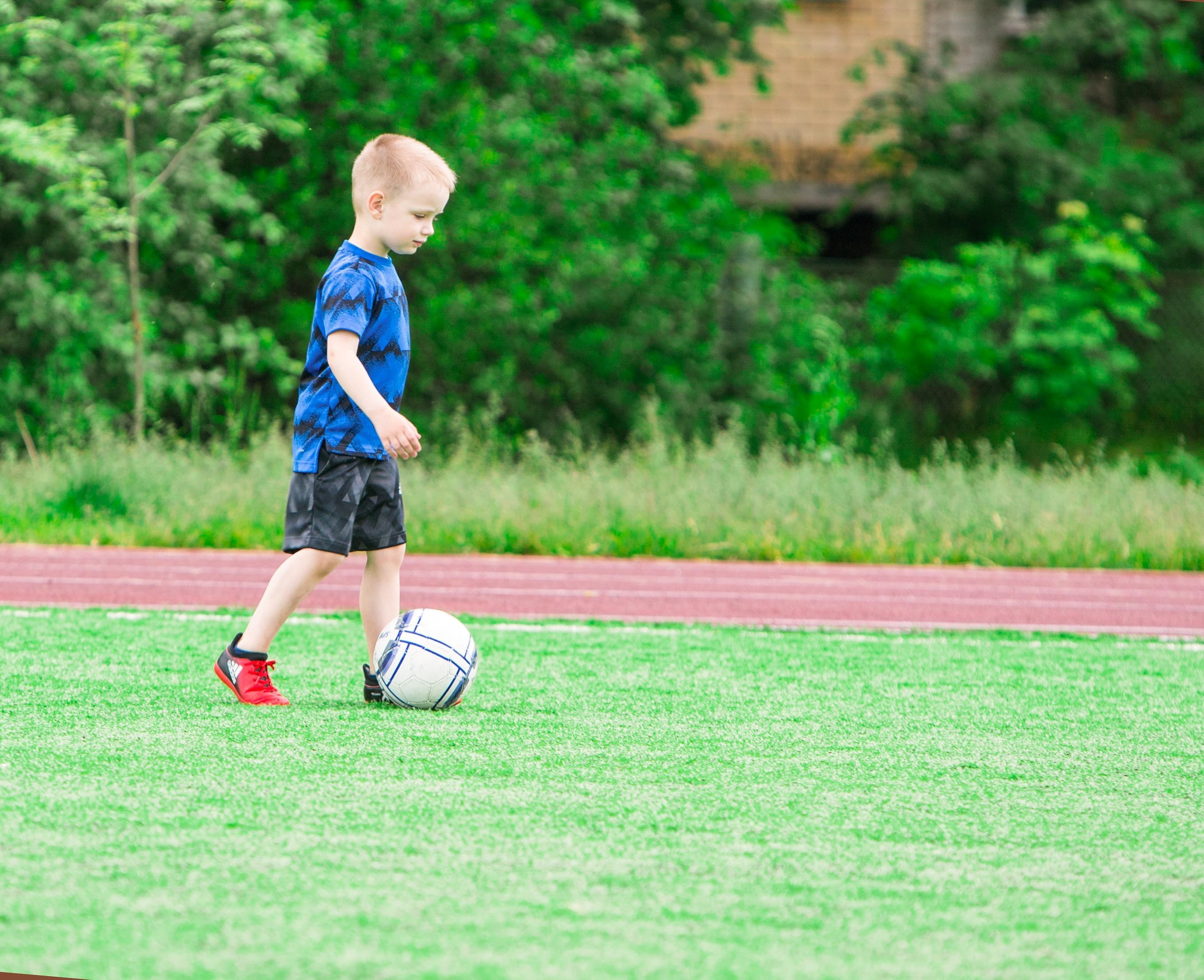 Футбольная школа «Юниор». Выпускные альбомы и школьный фотограф в Подольске, Троицке, Щербинке, Москве и Московской области