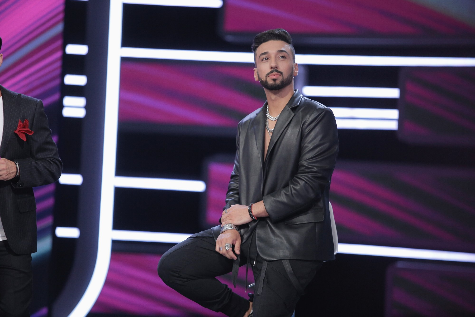 Ведущие мероприятия 1+1