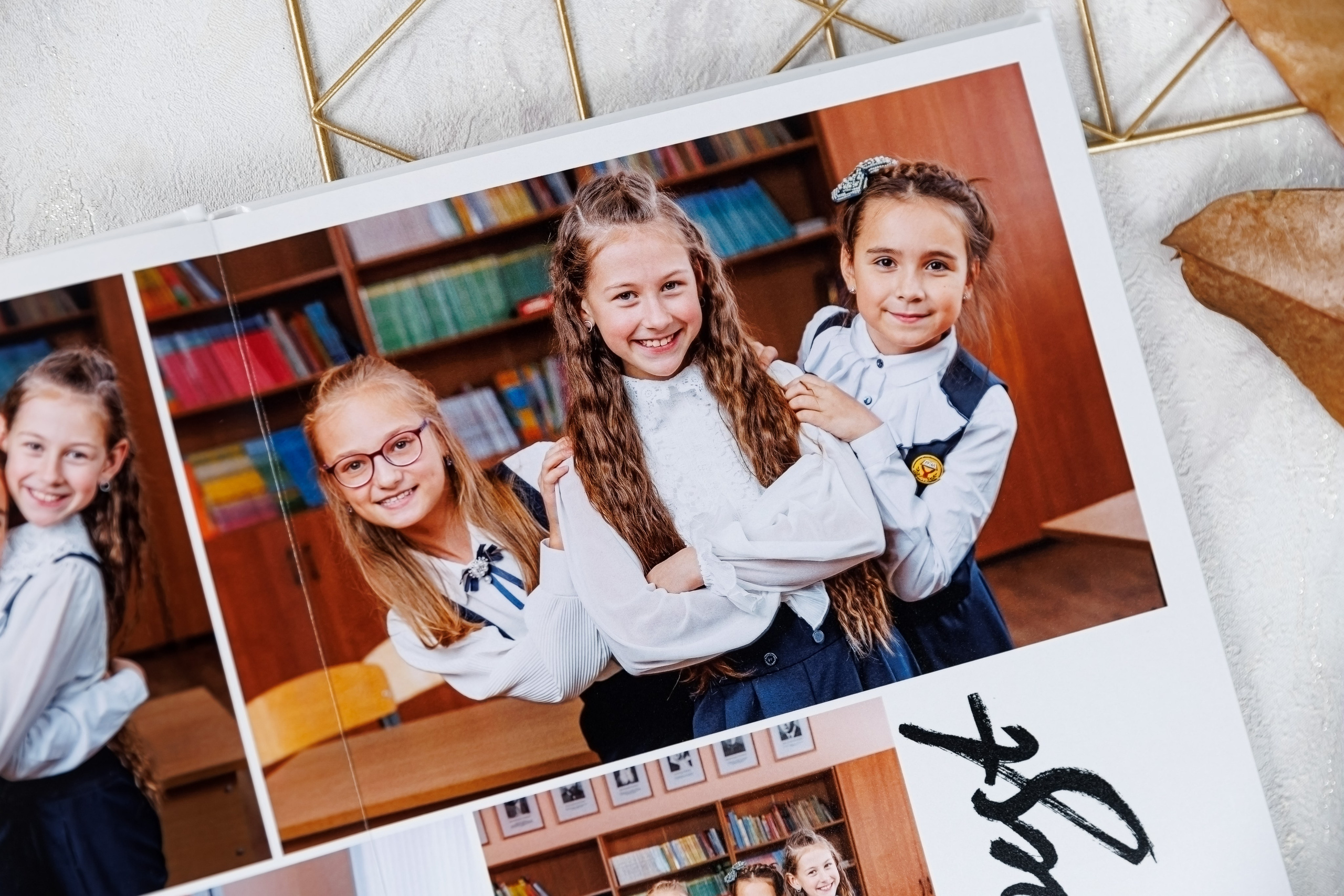 Выпускные альбомы 4 класс. Семейный и детский фотограф Комина Елена, Власиха, Одинцово