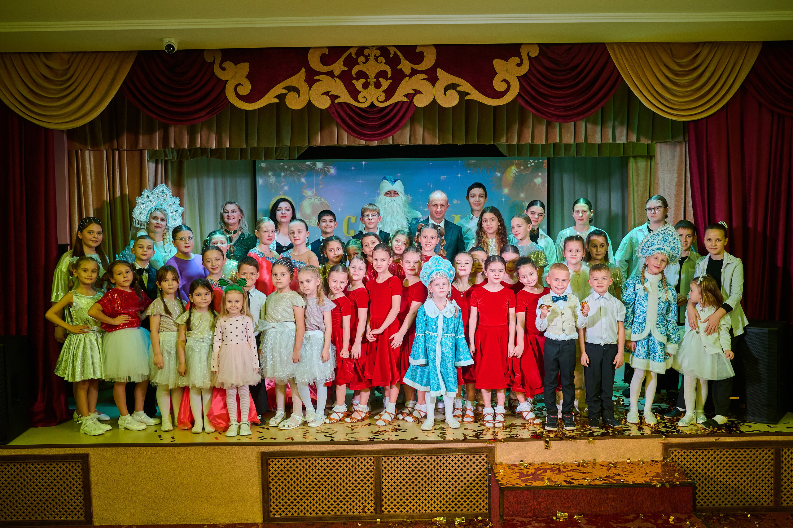 НГ ДК Виноградный. Жизнь курорта Кабардинка в фотографиях