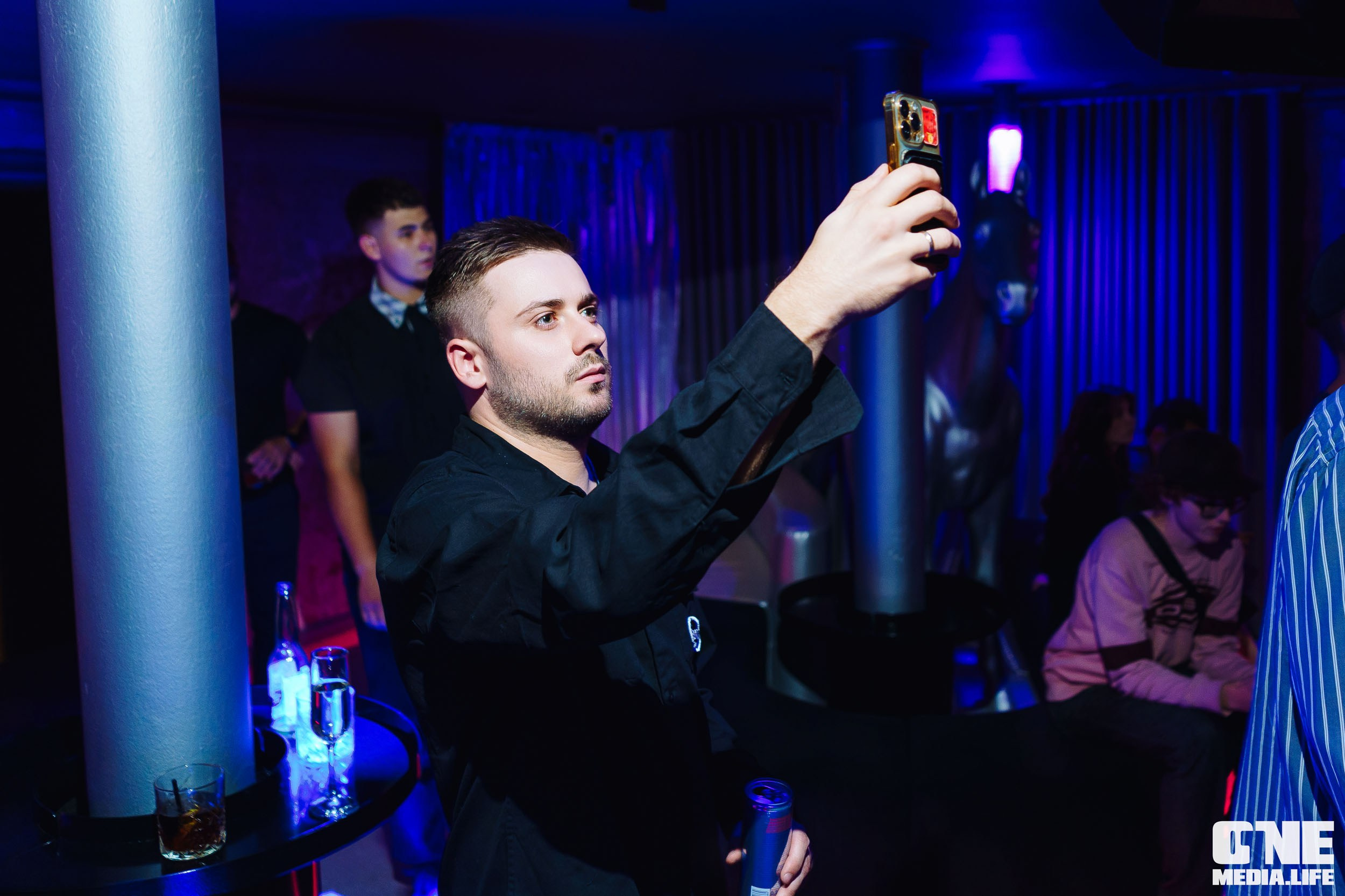 Фоторепортаж из клуба UNIVERSAL. One Media Life: фоторепортажи, фотоотчеты с мероприятий и заведений