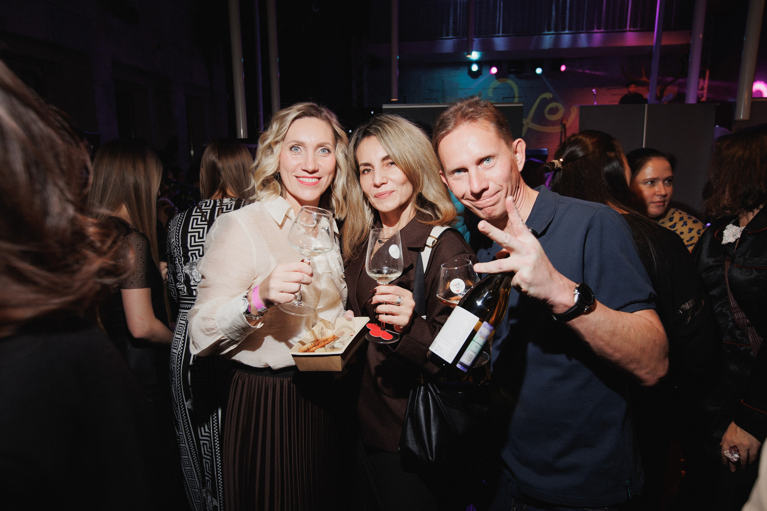 ВИННЫЙ ФЕСТИВАЛЬ. СВОИ. ФОТООТЧЕТЫ-СОБЫТИЯ-МЕСТА