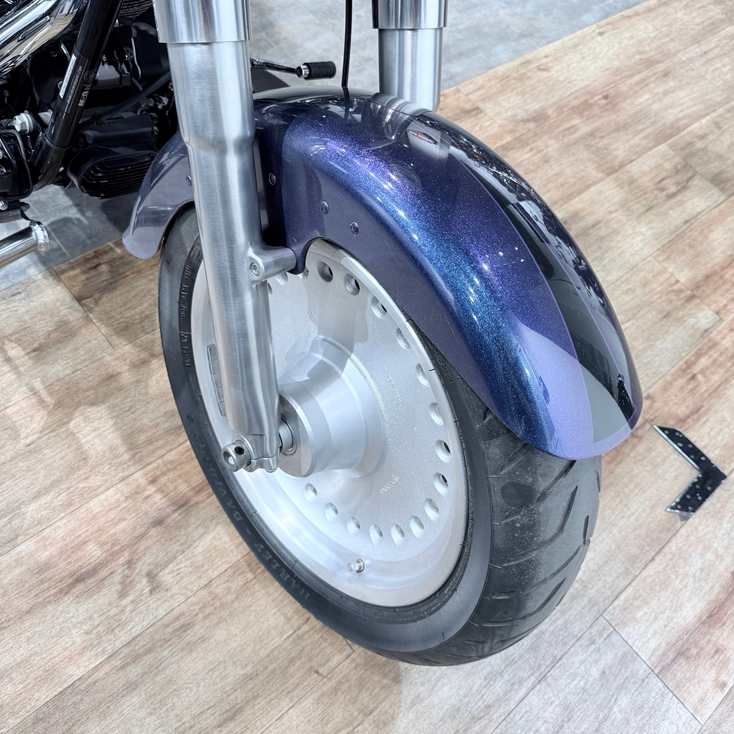 Мотоциклы Harley-Davidson 2010 Fat Boy (Flame Blue Pearl) (Softail) — купить мотоцикл. Hello Davidson, Москва. Только хорошие мотоциклы…
