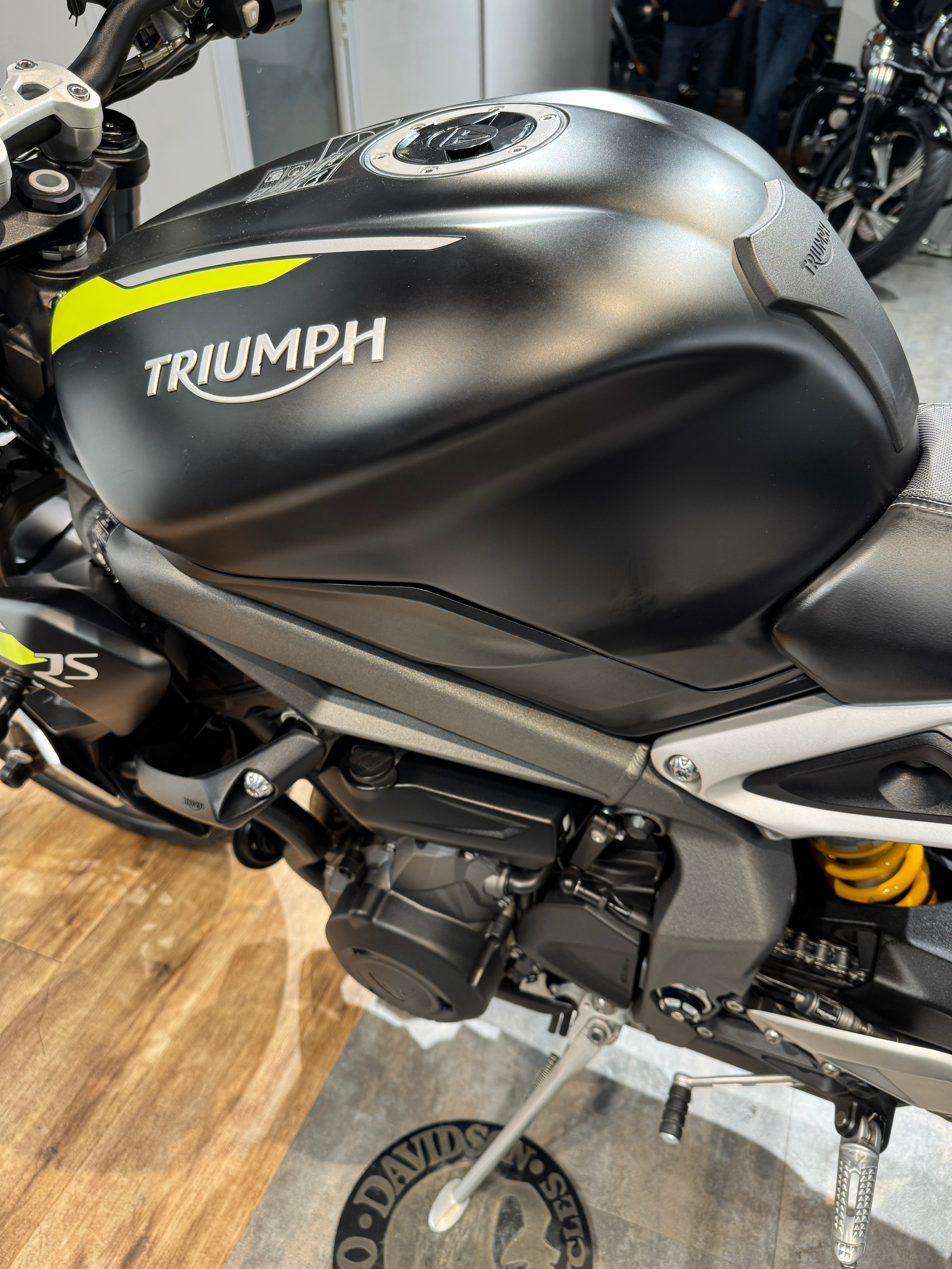 Triumph Street Triple 765 RS 2020. Hello Davidson, Москва. Только хорошие мотоциклы…