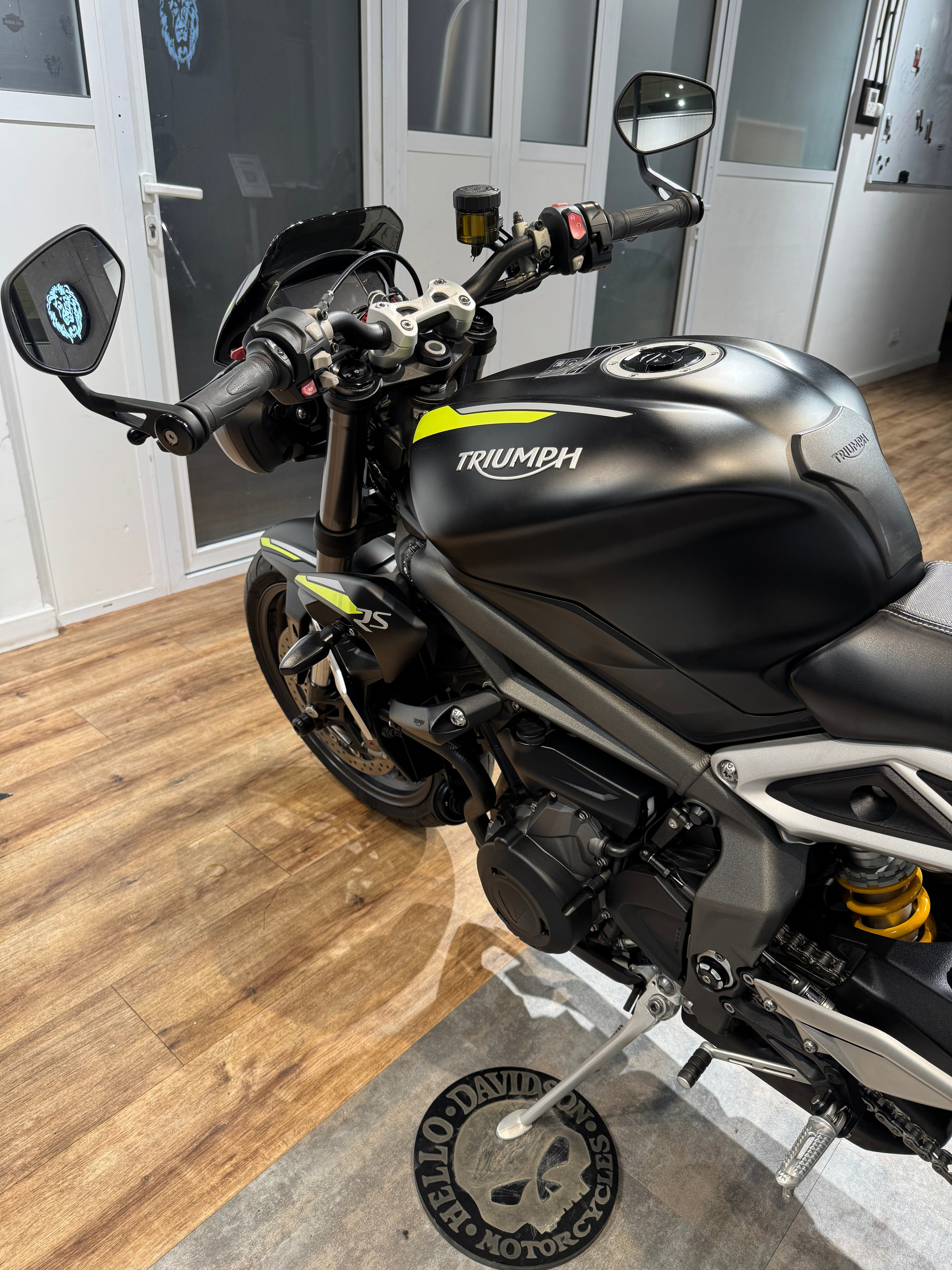 Triumph Street Triple 765 RS 2020. Hello Davidson, Москва. Только хорошие мотоциклы…