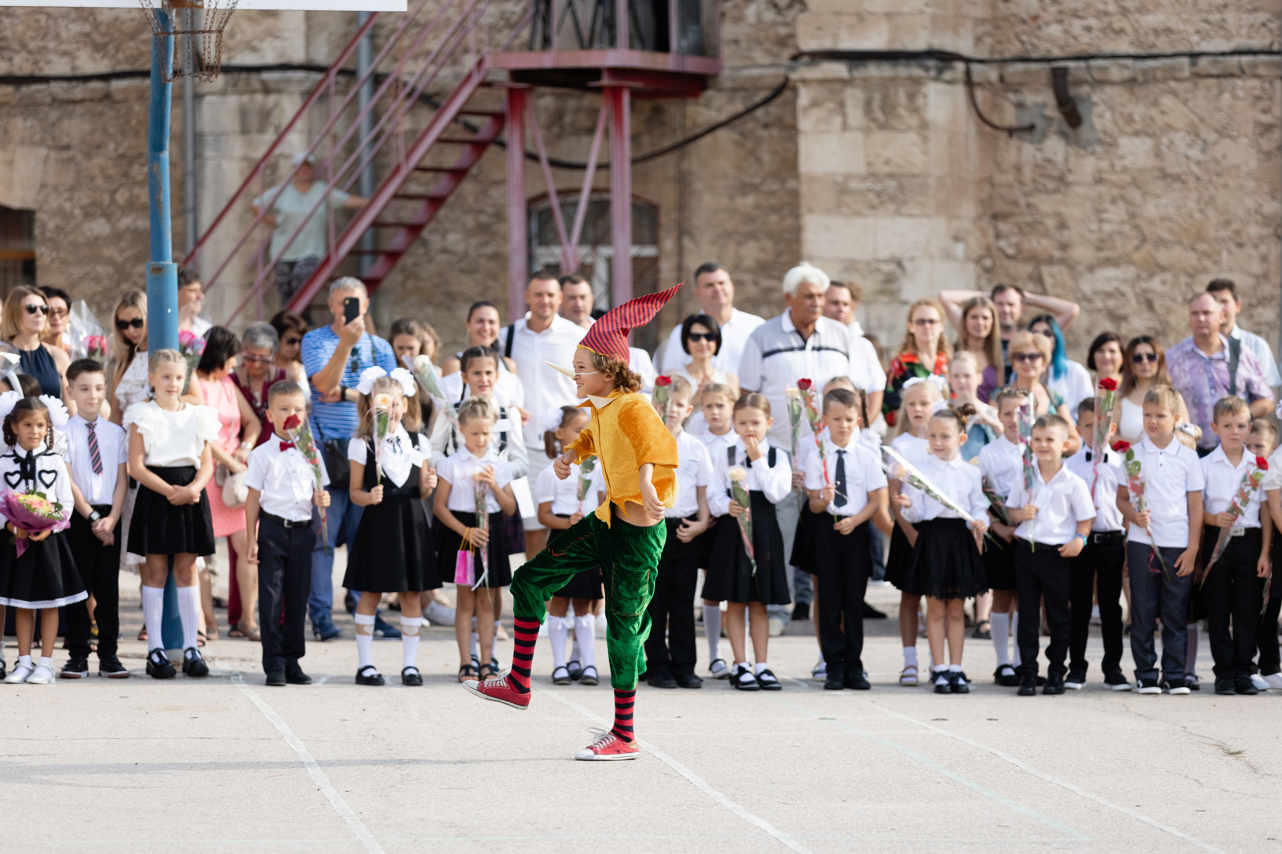 Первый раз — в первый класс. Фотосессия первоклассников 1 сентября. Свадебный фотограф, фотосъемка в Крыму, Севастополе, Симферополе, Ялте