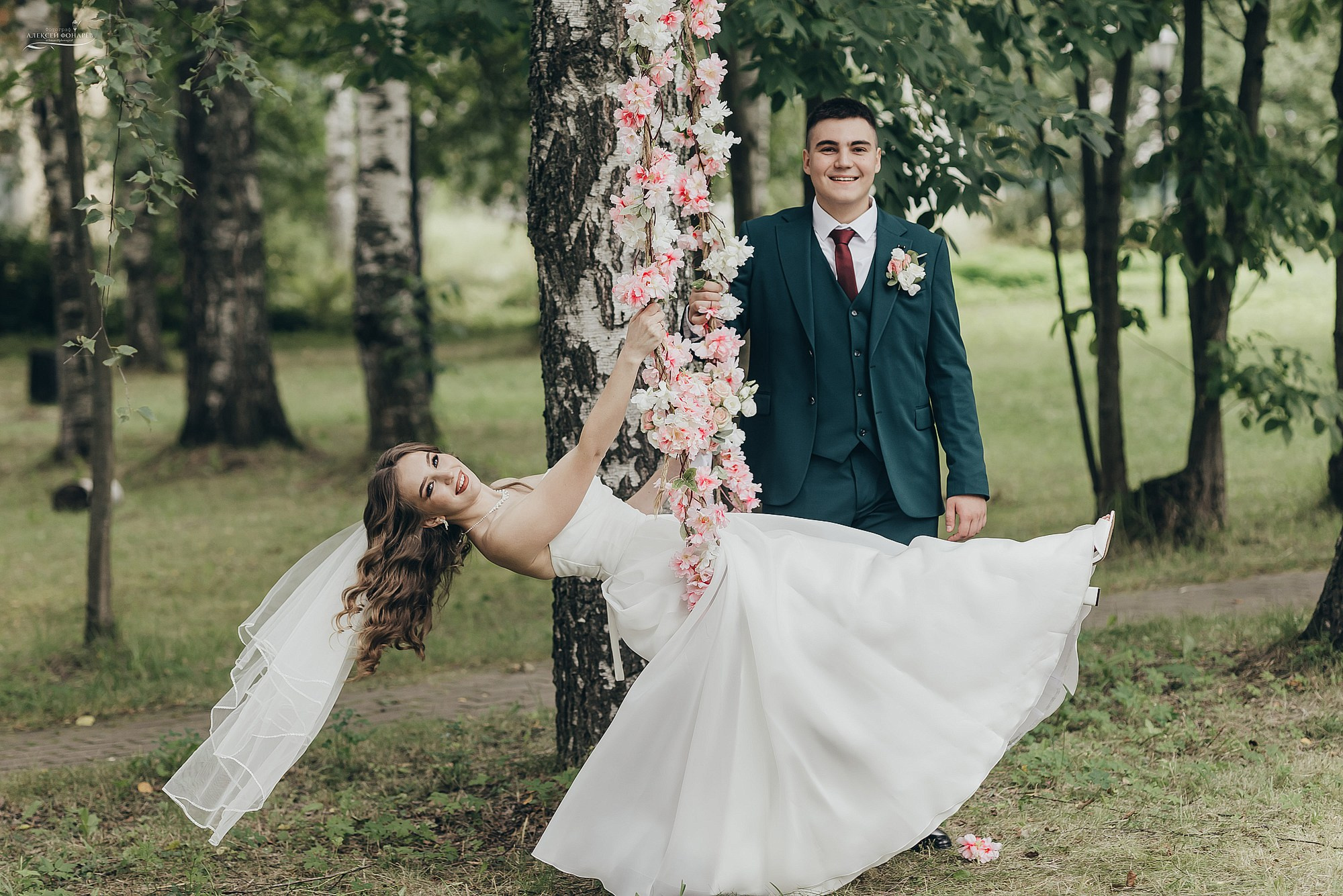 качели для влюблённых