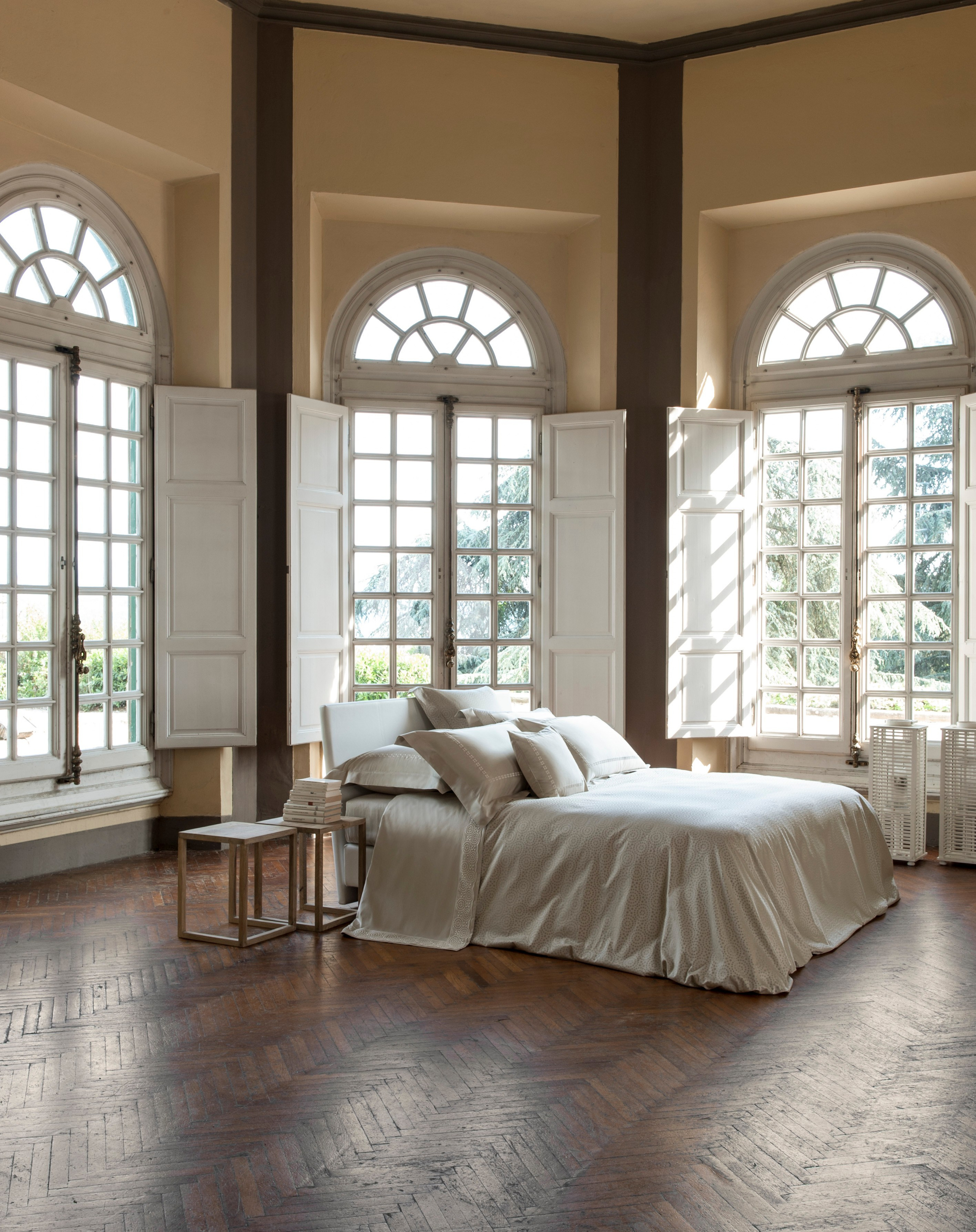 Worldmarine Collection — Luxury Textiles, Cashmere and Accessories for Yachts, Villas and Jets