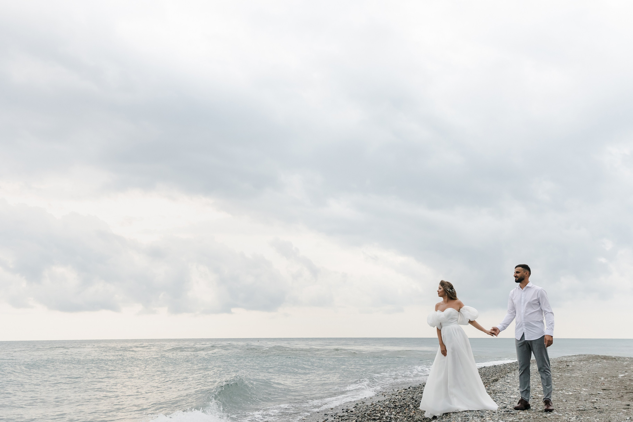 Фотограф Адлер. Идеальная фотосессия на фоне моря. Свадебный фотограф в Абхазии, Сухум, Гагра, Сочи