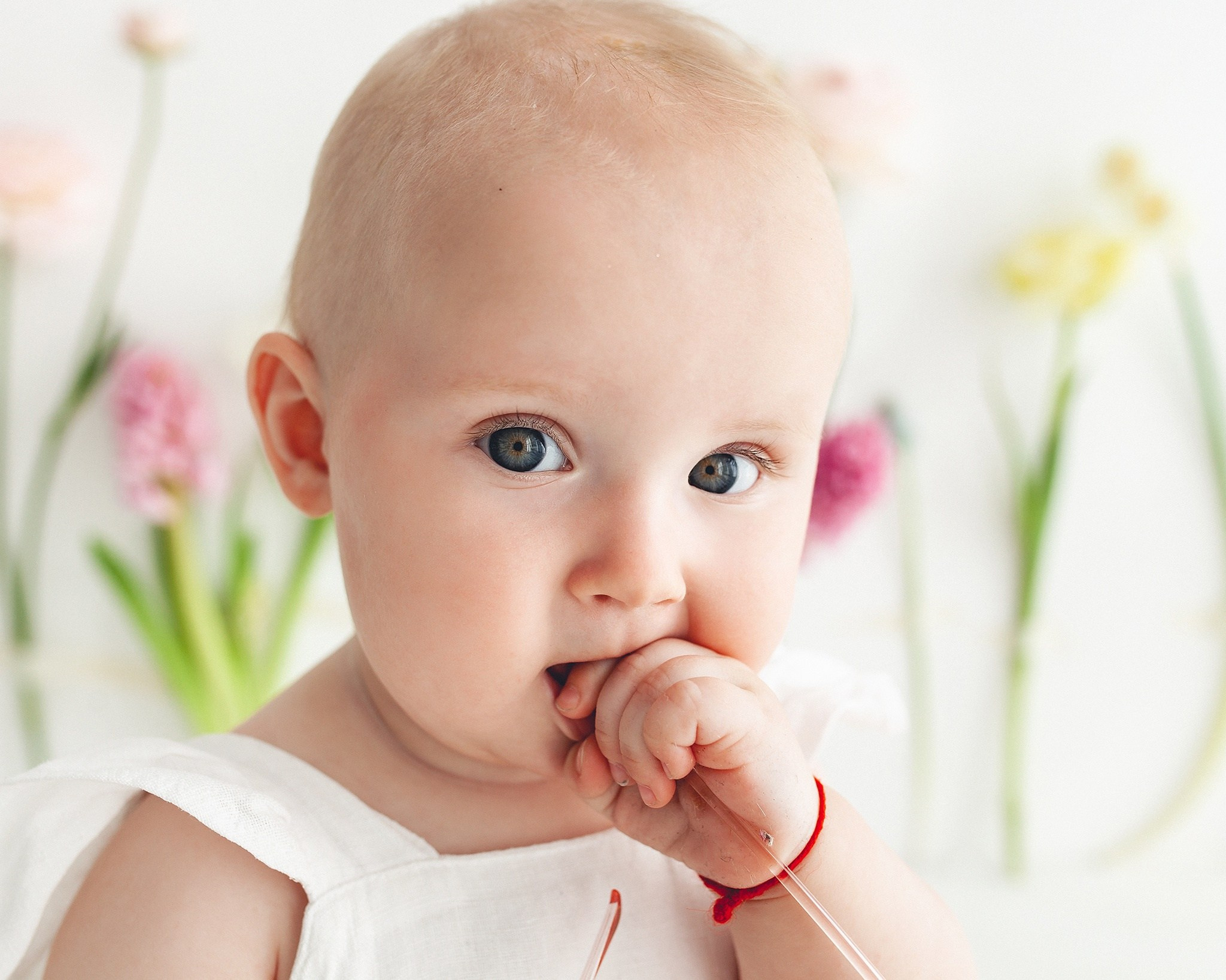 Baby and flowers. Детский фотограф в Самаре
