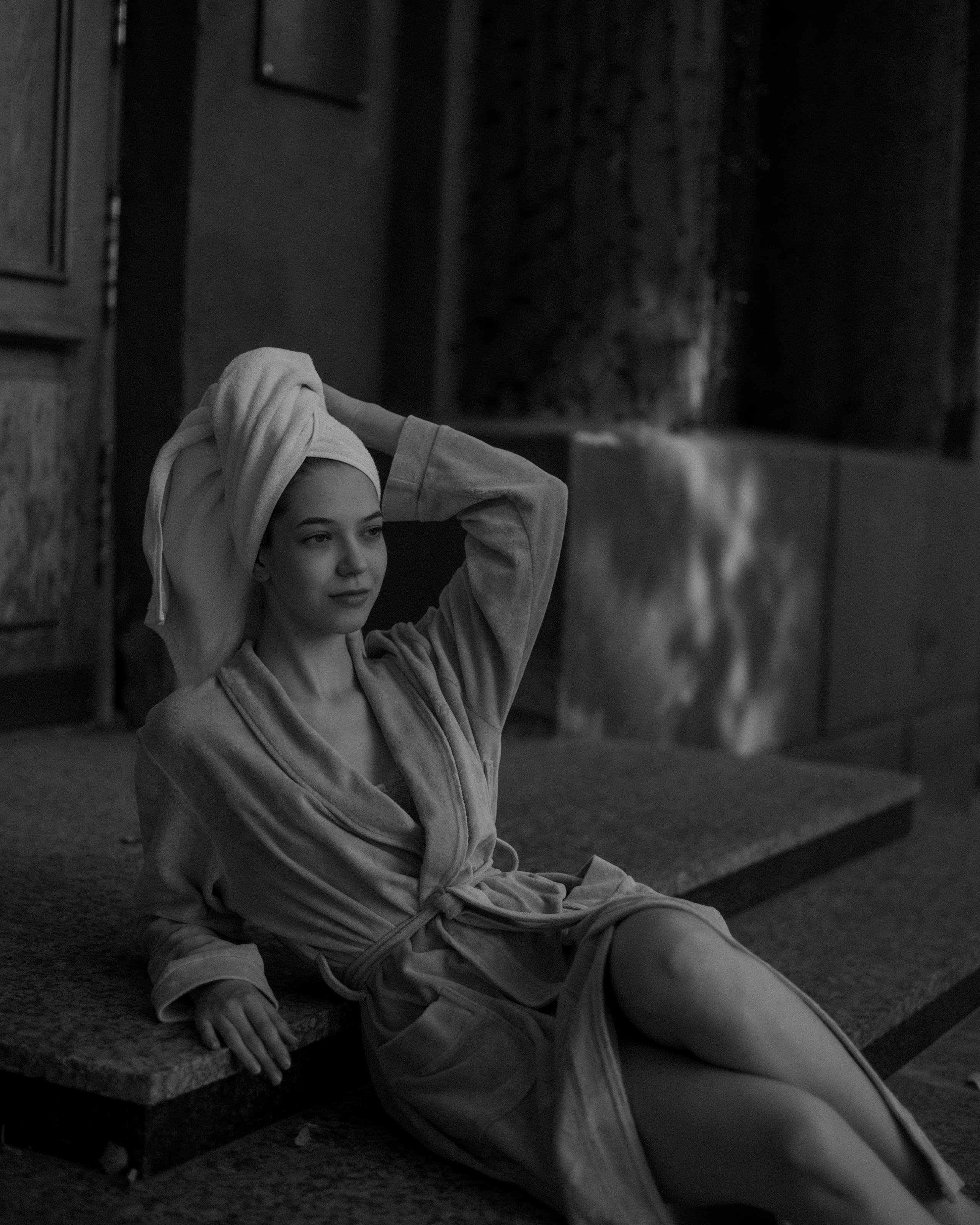 Ася. Женский фотограф. Создатель украшений ручной работы. Модель