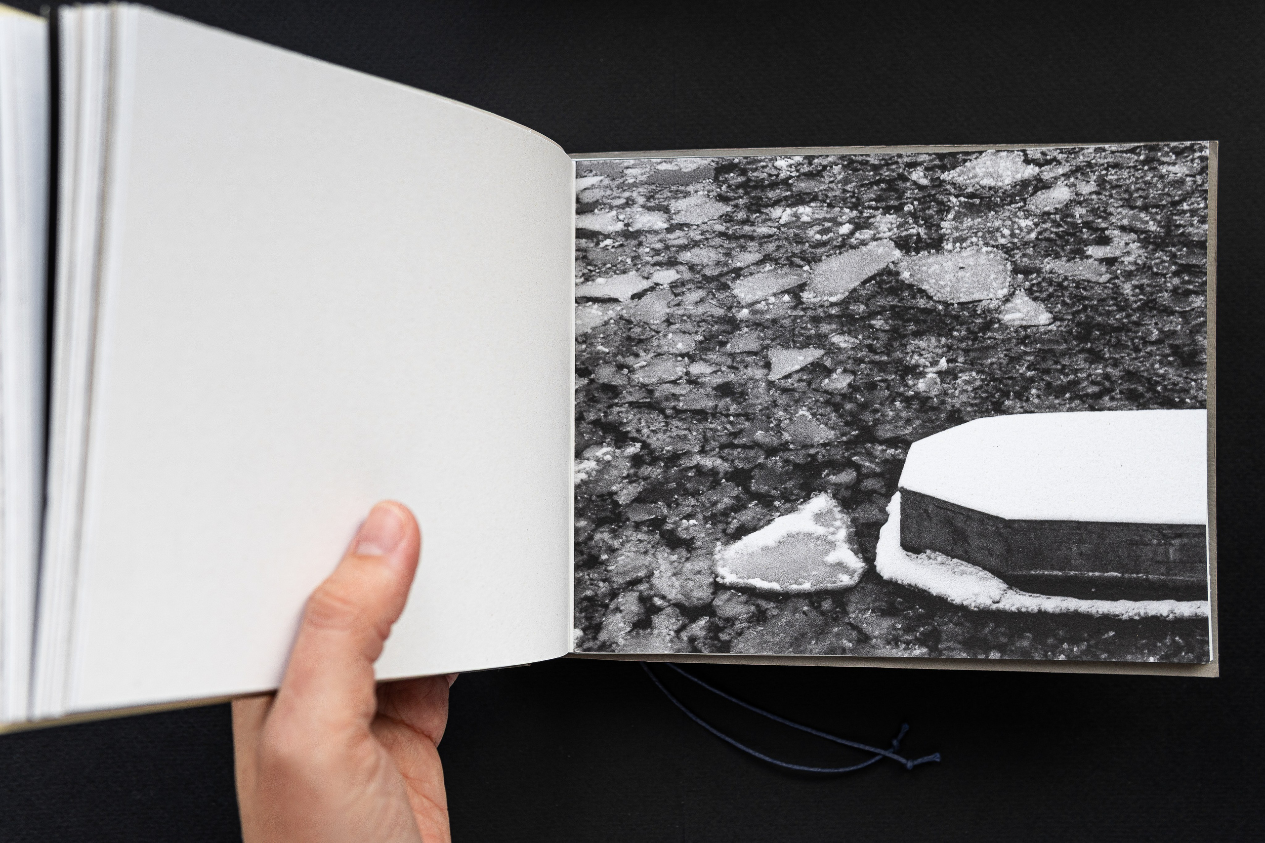 «Талая вода» // «Meltwater» Авторский зин, книга художника. Полностью ручная сборка. Фотограф — документалист Елена Серафимова