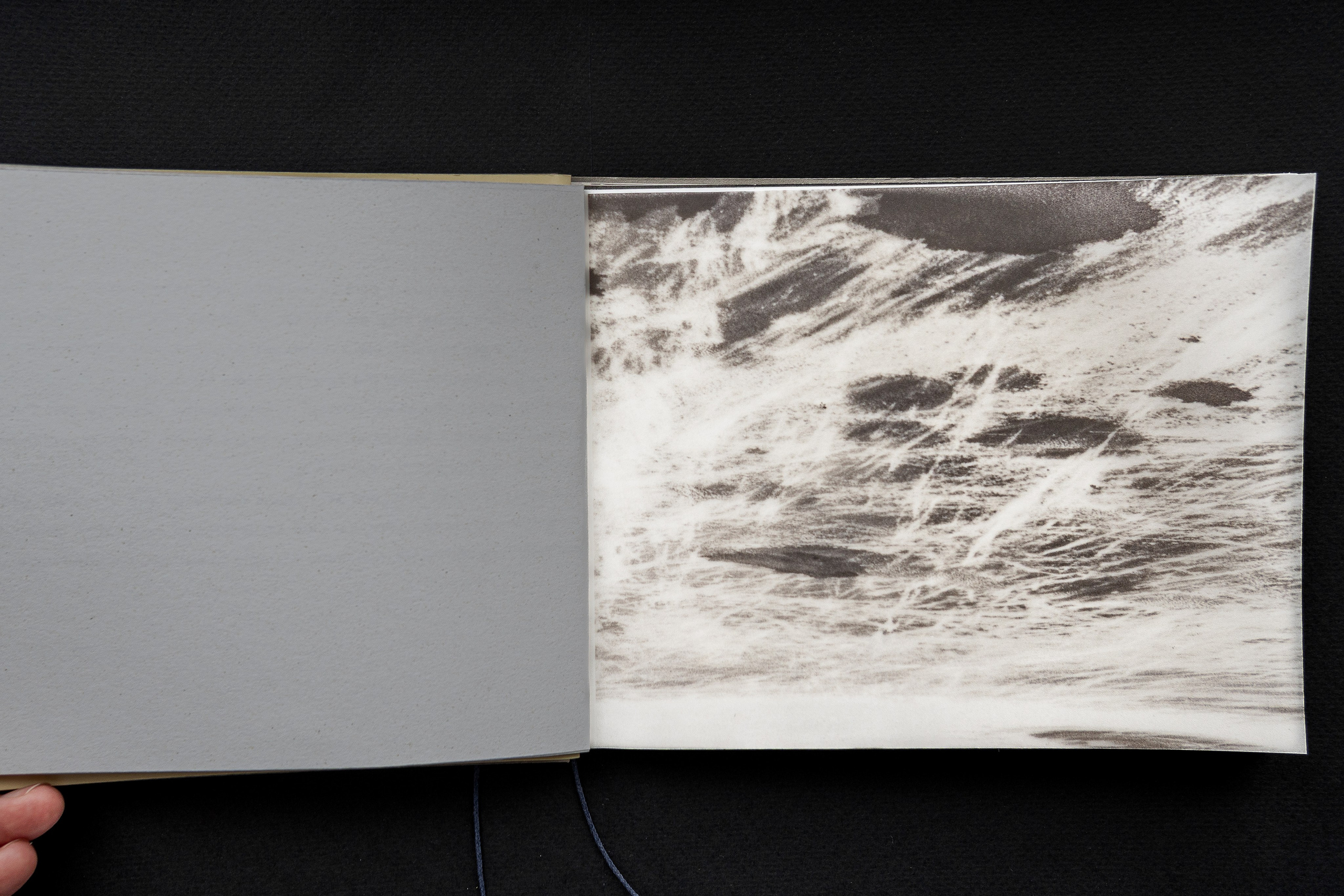 «Талая вода» // «Meltwater» Авторский зин, книга художника. Полностью ручная сборка. Фотограф — документалист Елена Серафимова