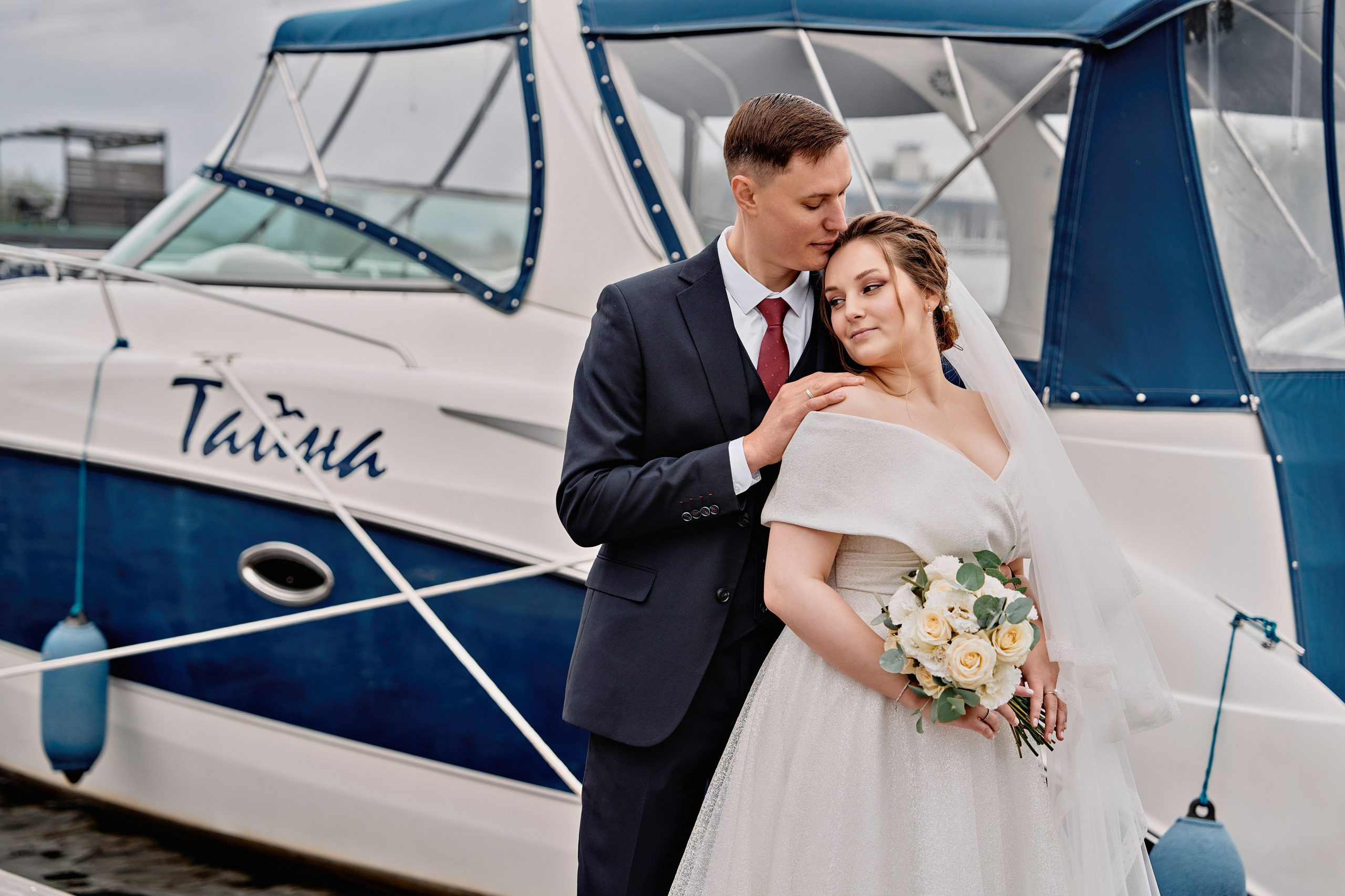 Нежная свадьба Антона и Софьи в яхт-клубе «Портофино». Фотограф Меняйло Евгений. Свадьба. Портрет. Репортаж. Семья. Контент