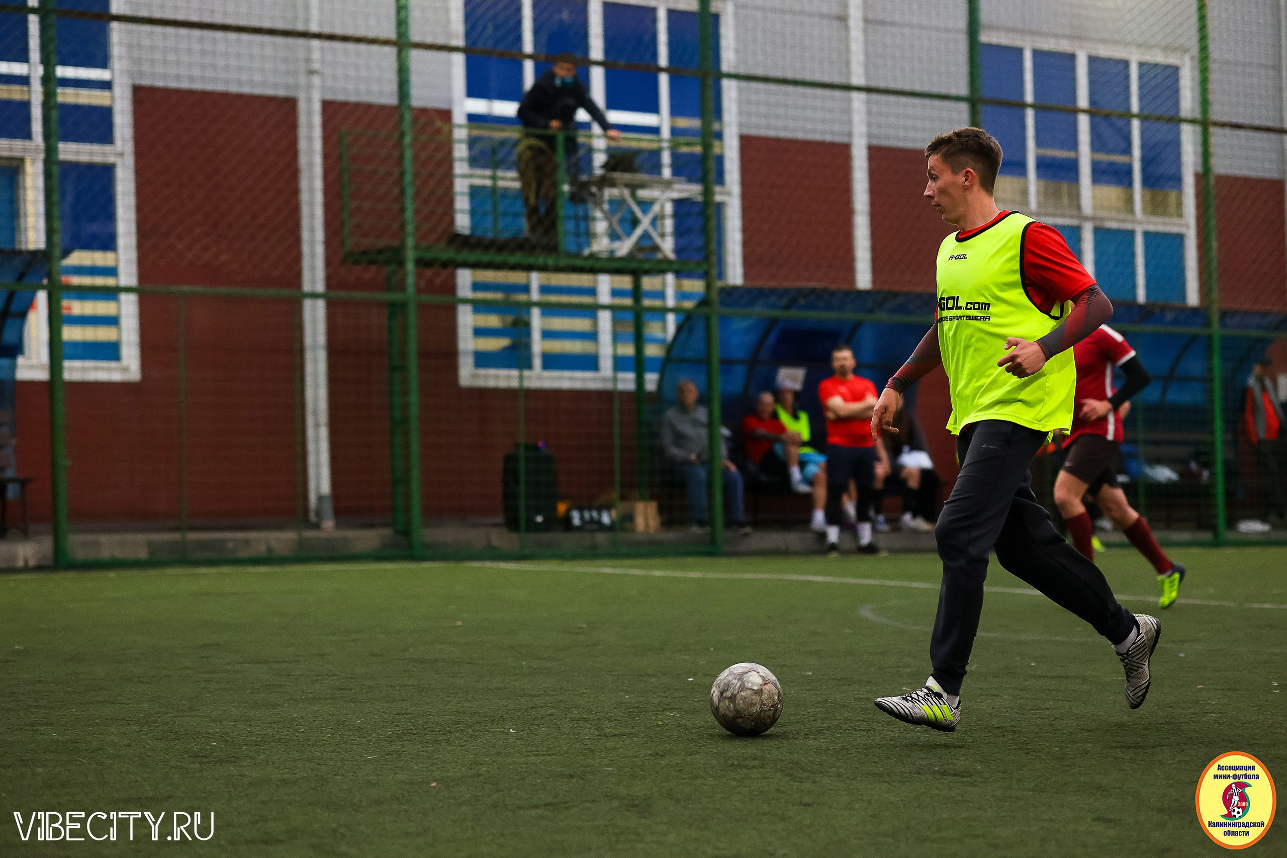 ИГРЫ МИНИ-ФУТБОЛЬНОЙ И КОРПОРАТИВНОЙ ЛИГИ. VIBECITY.RU Вайб Сити Ру Фоторепортажи Фотоотчеты Калининград