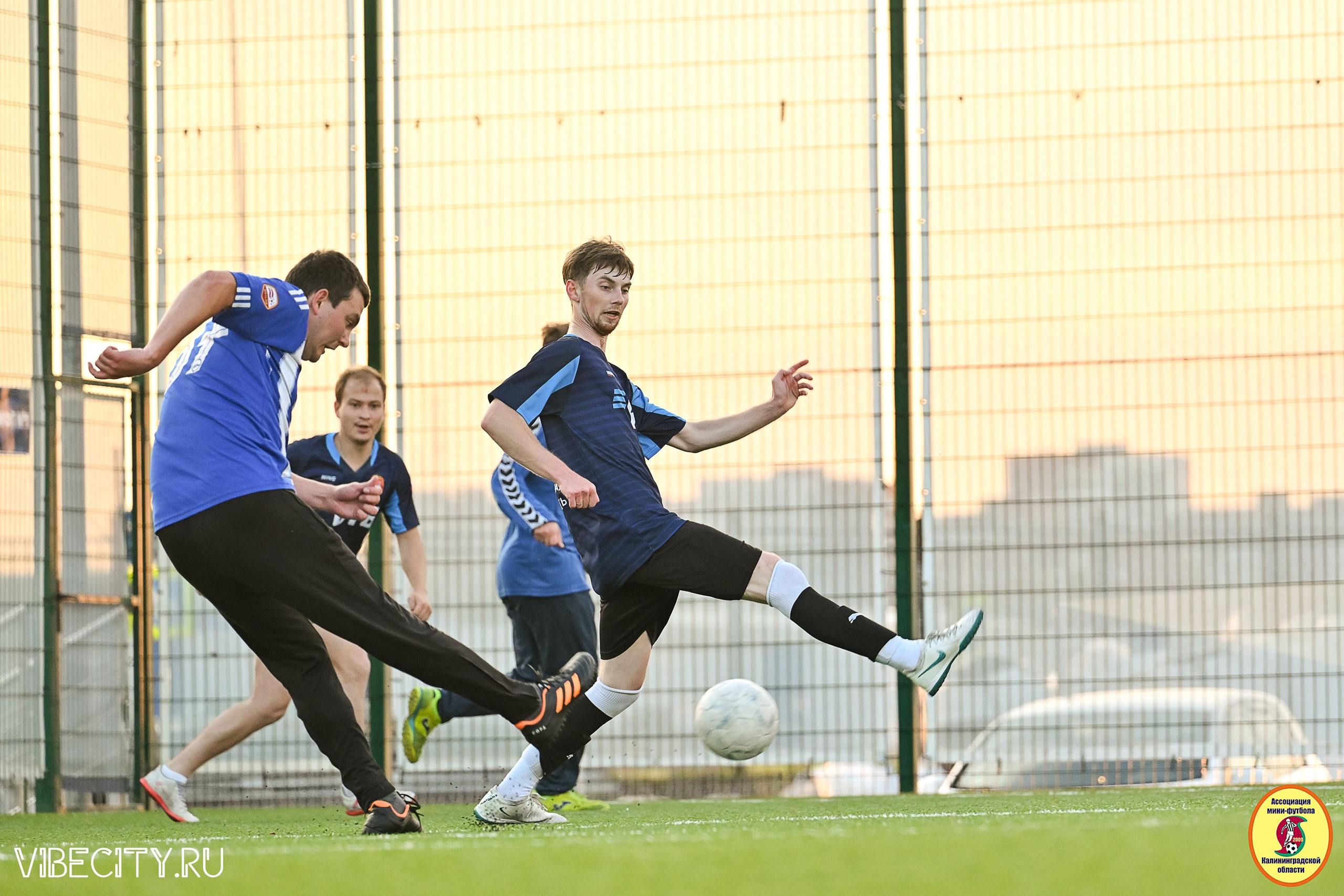 ИГРЫ МИНИ-ФУТБОЛЬНОЙ И КОРПОРАТИВНОЙ ЛИГИ. VIBECITY.RU Вайб Сити Ру Фоторепортажи Фотоотчеты Калининград