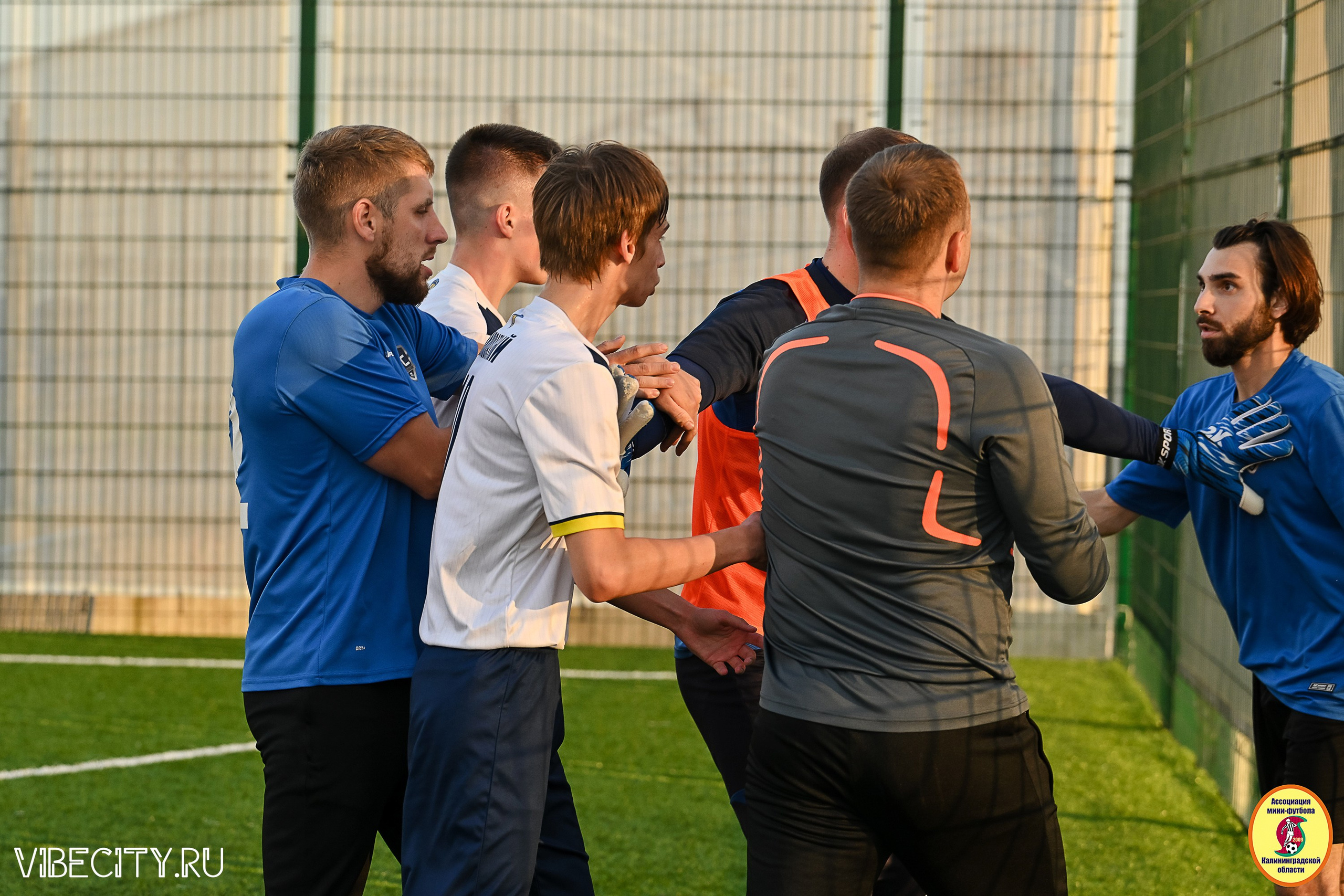 ИГРЫ МИНИ-ФУТБОЛЬНОЙ И КОРПОРАТИВНОЙ ЛИГИ. VIBECITY.RU Вайб Сити Ру Фоторепортажи Фотоотчеты Калининград