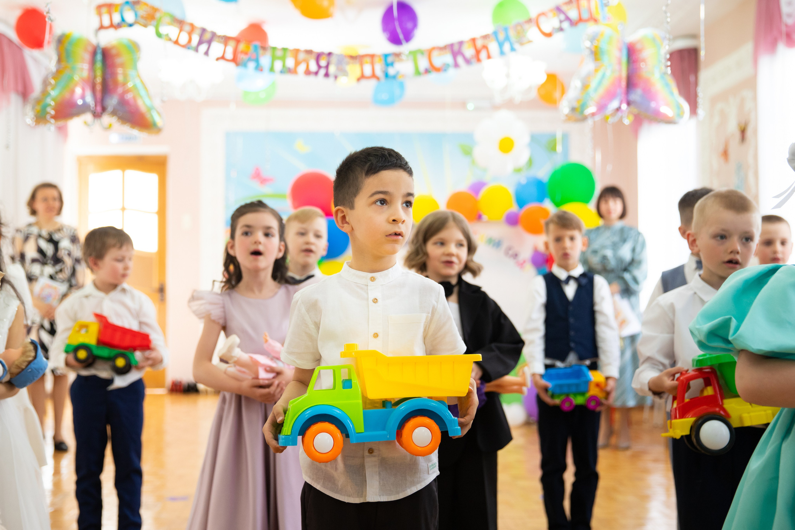 Репортаж с детского праздника. ВЫПУСКНЫЕ АЛЬБОМЫ для детского сада и школы Санкт-Петербург и Лен. область