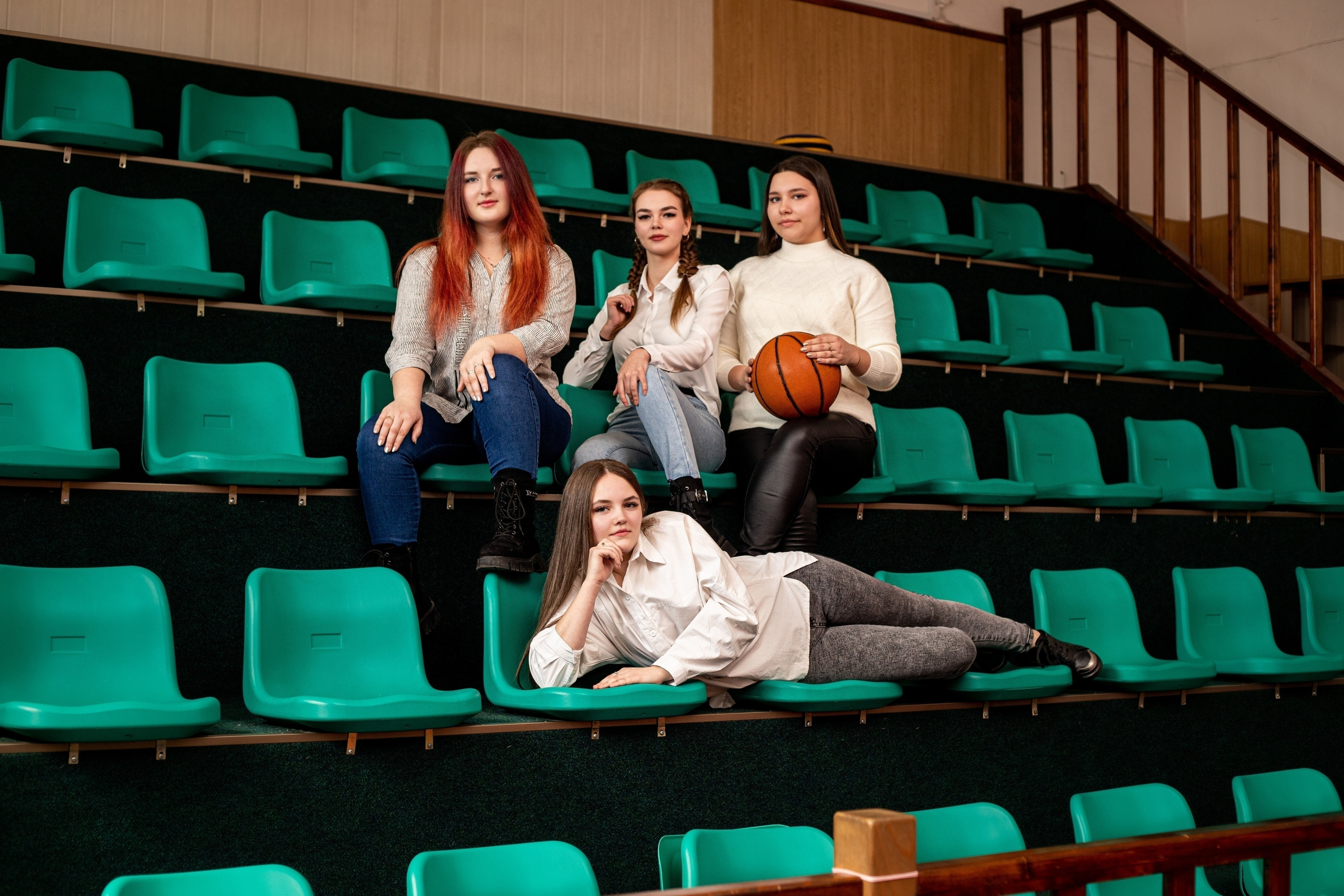 Выпускные фотокниги делают и в колледжах 😉