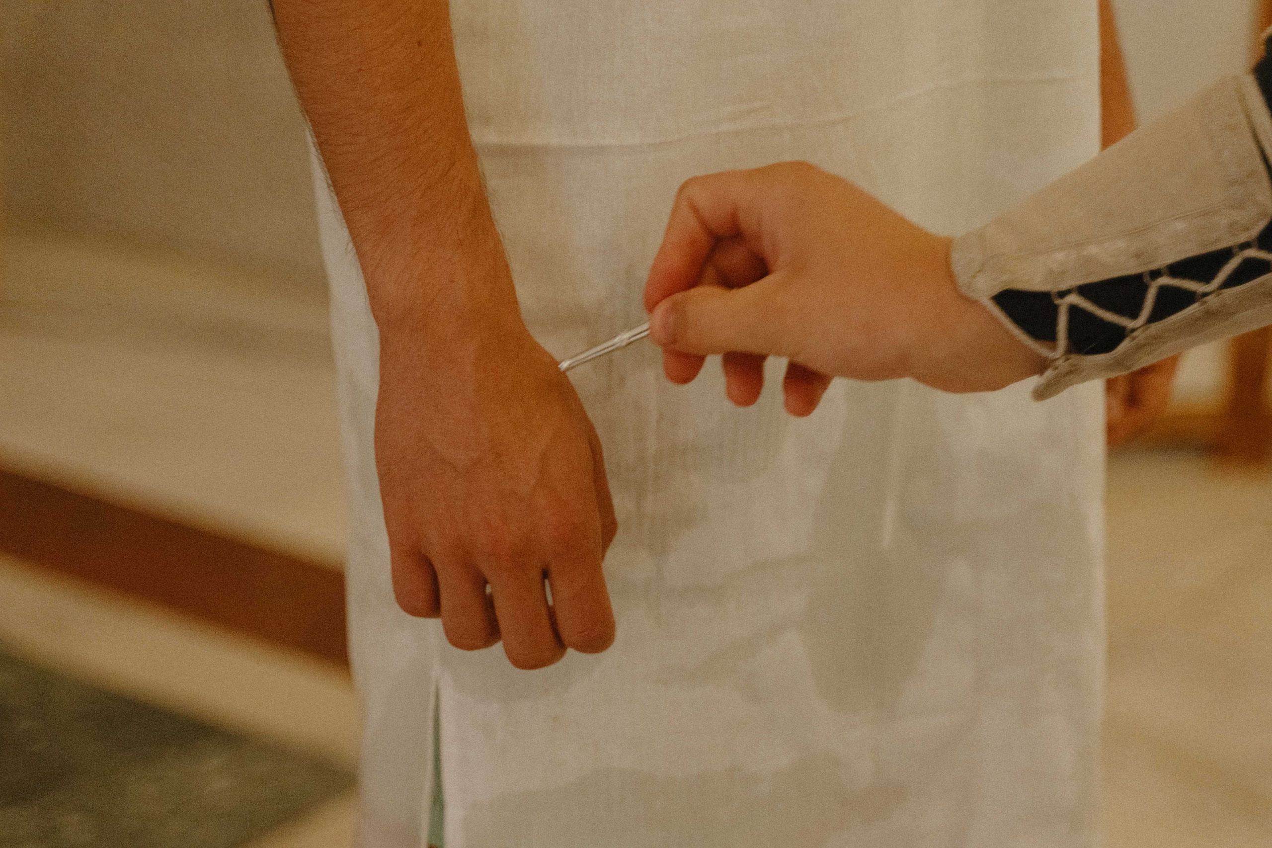 Крещение взрослого в Москве: как подготовиться, где это можно сделать и как сохранить воспоминания. Советы по подготовке, что нужно принести на крещение. Фотограф и видеограф на крещение в Москве и области.